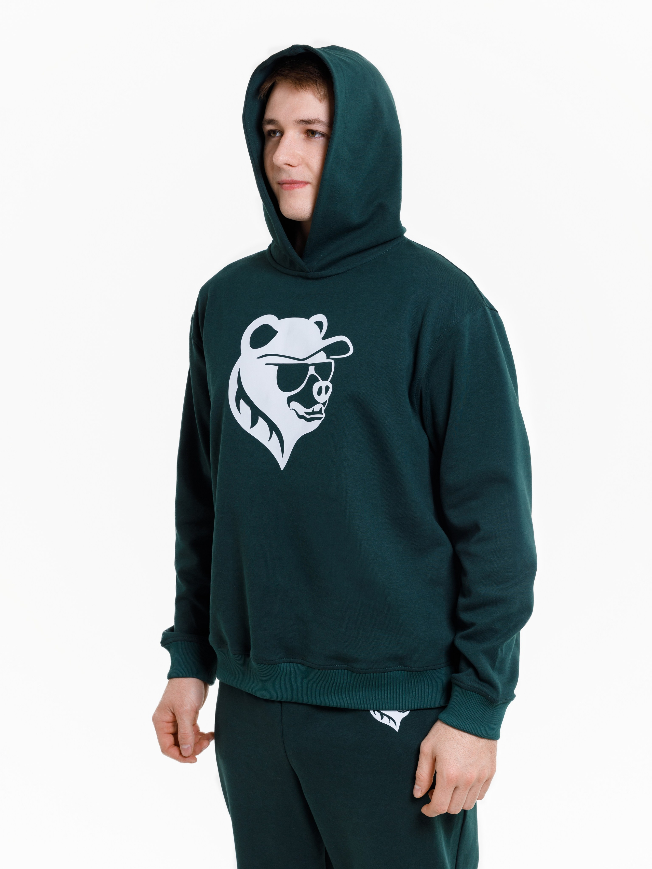 Съемка мужского спортивного костюма для Wildberries. СЕМЕЙНЫЙ И ПРЕДМЕТНЫЙ ФОТОГРАФ — ЛЕНА ГОНЧАР | КРАСНОДАР | МАЙКОП