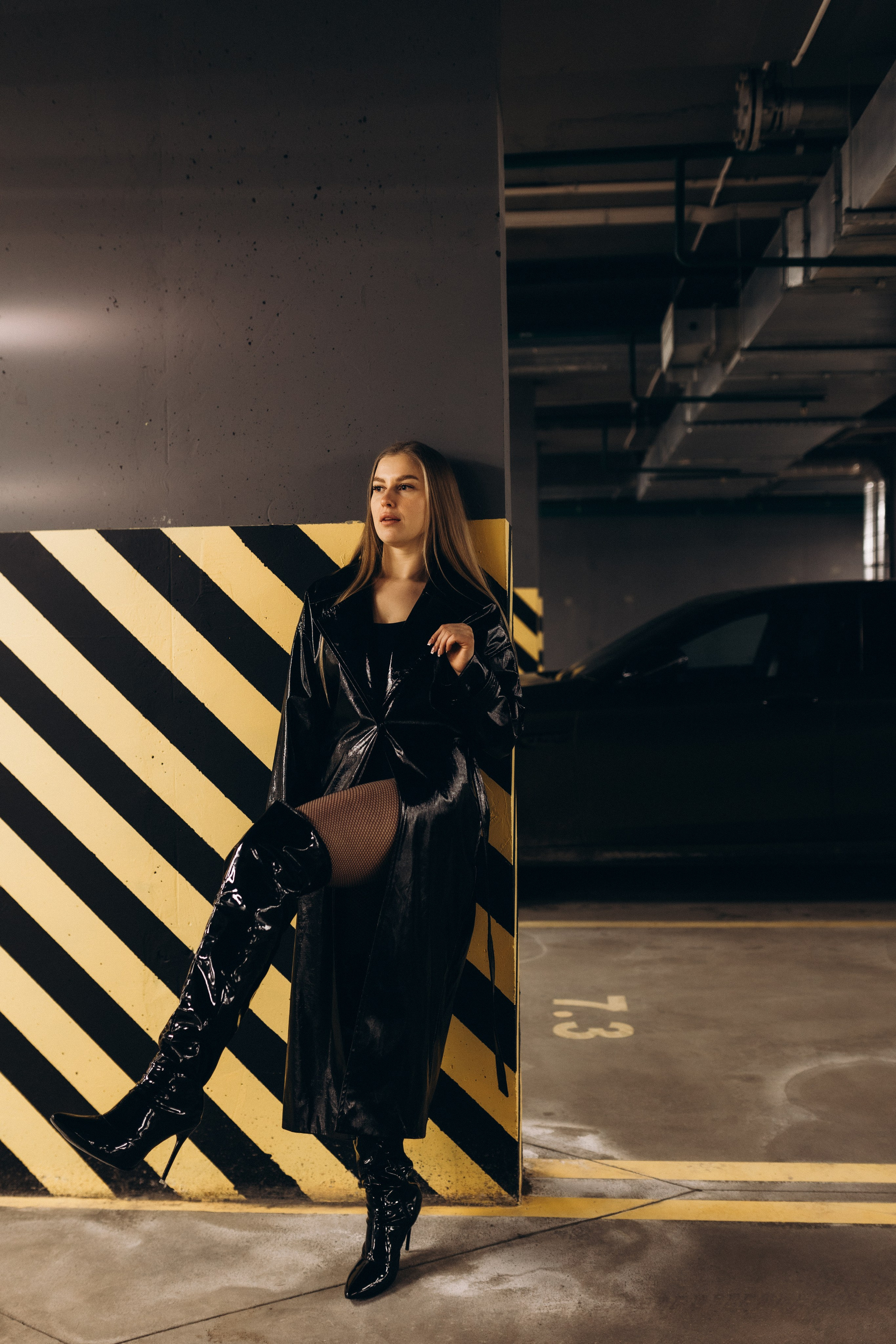 Наташа и парковка. Фотограф Артем Бросов в Санкт-Петербурге и Дубае