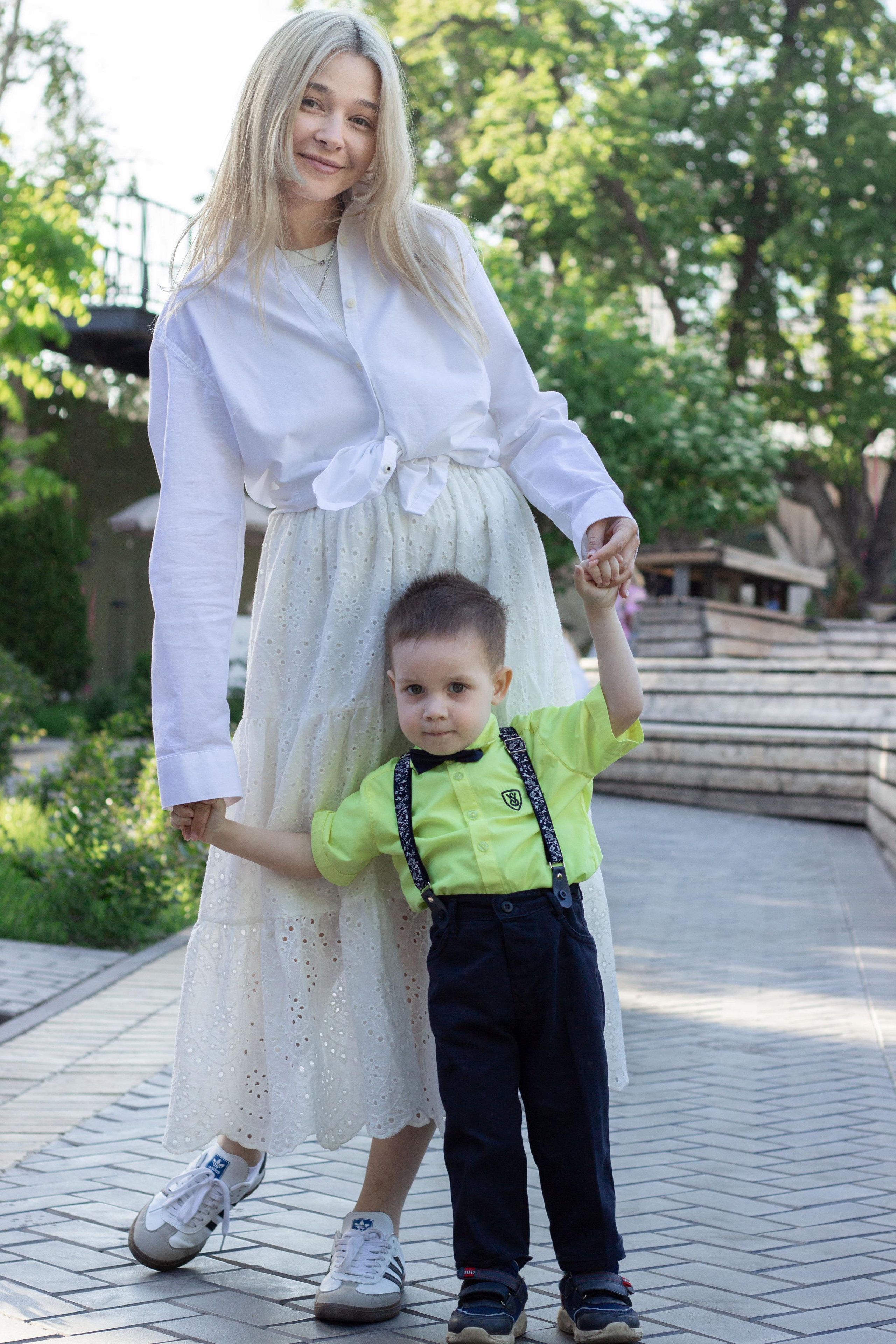 Семейная фотосессия в Арт-квадрате. Детский и семейный фотограф в Уфе Зинаида Вольштейн