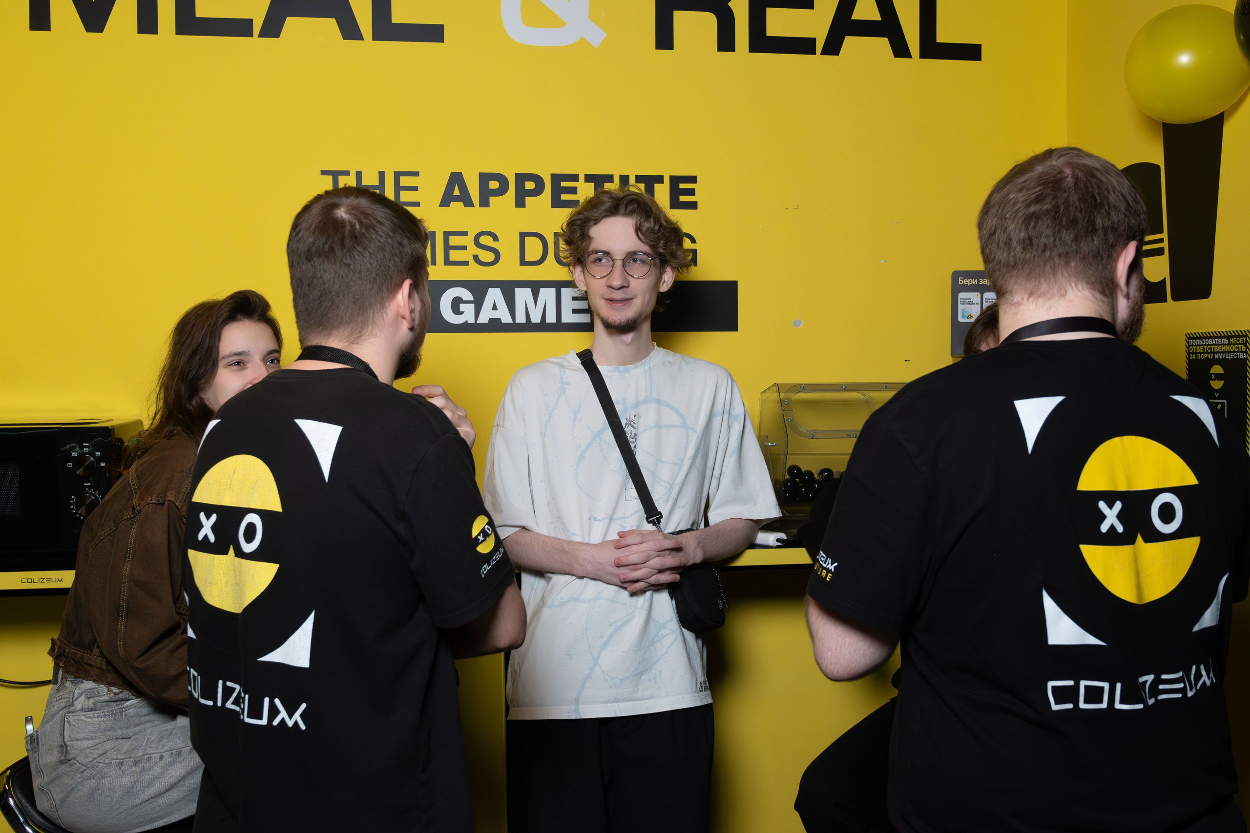 Репортаж в киберспортивном клубе Kolizeum. Фотограф мероприятий в Москве