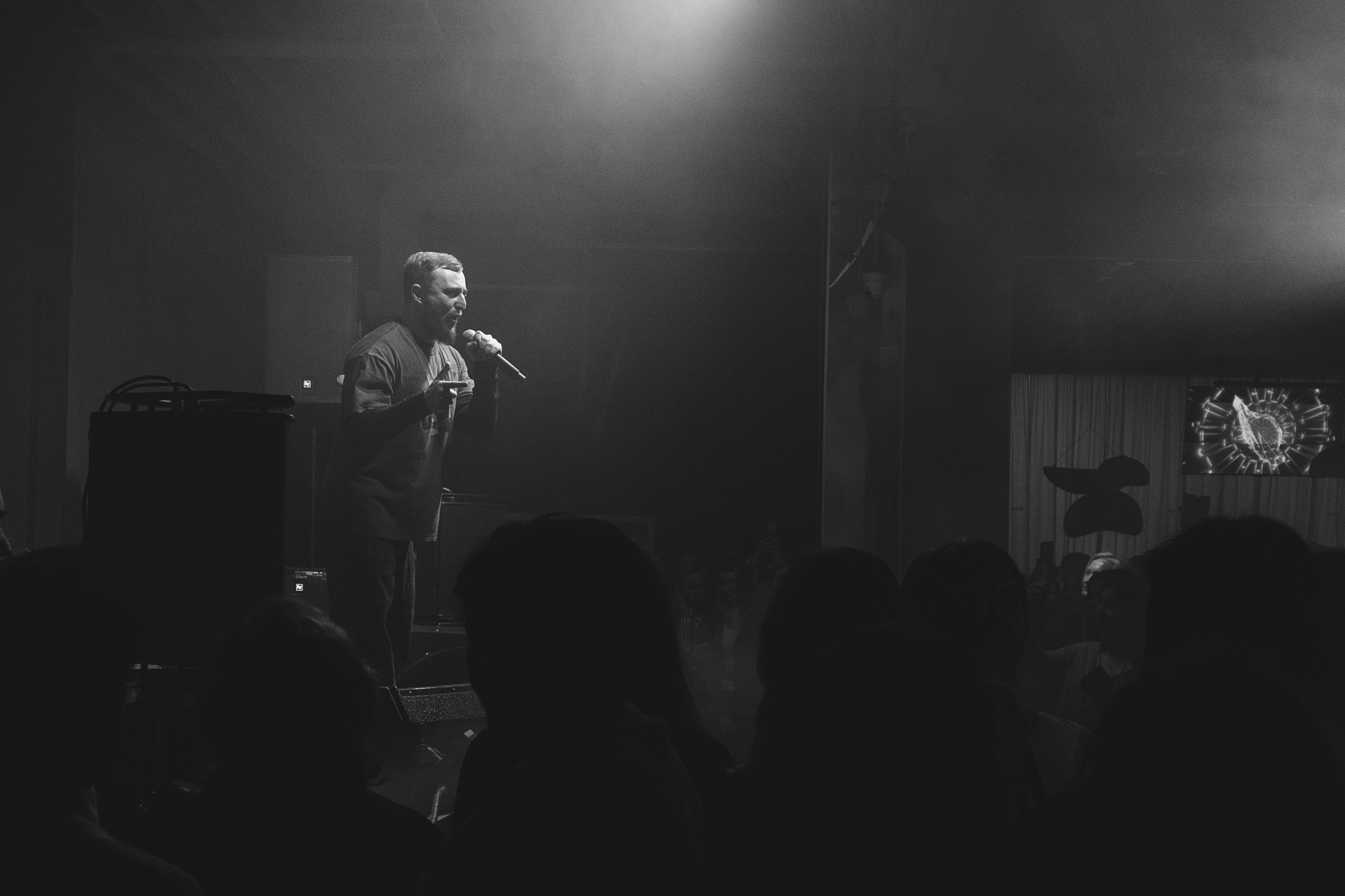 Султан Лагучев КРАСНОЯРСК. Фотограф Красноярск съемки лавстори, фотосессия в студии, портретная съемка, творческие фотосессии