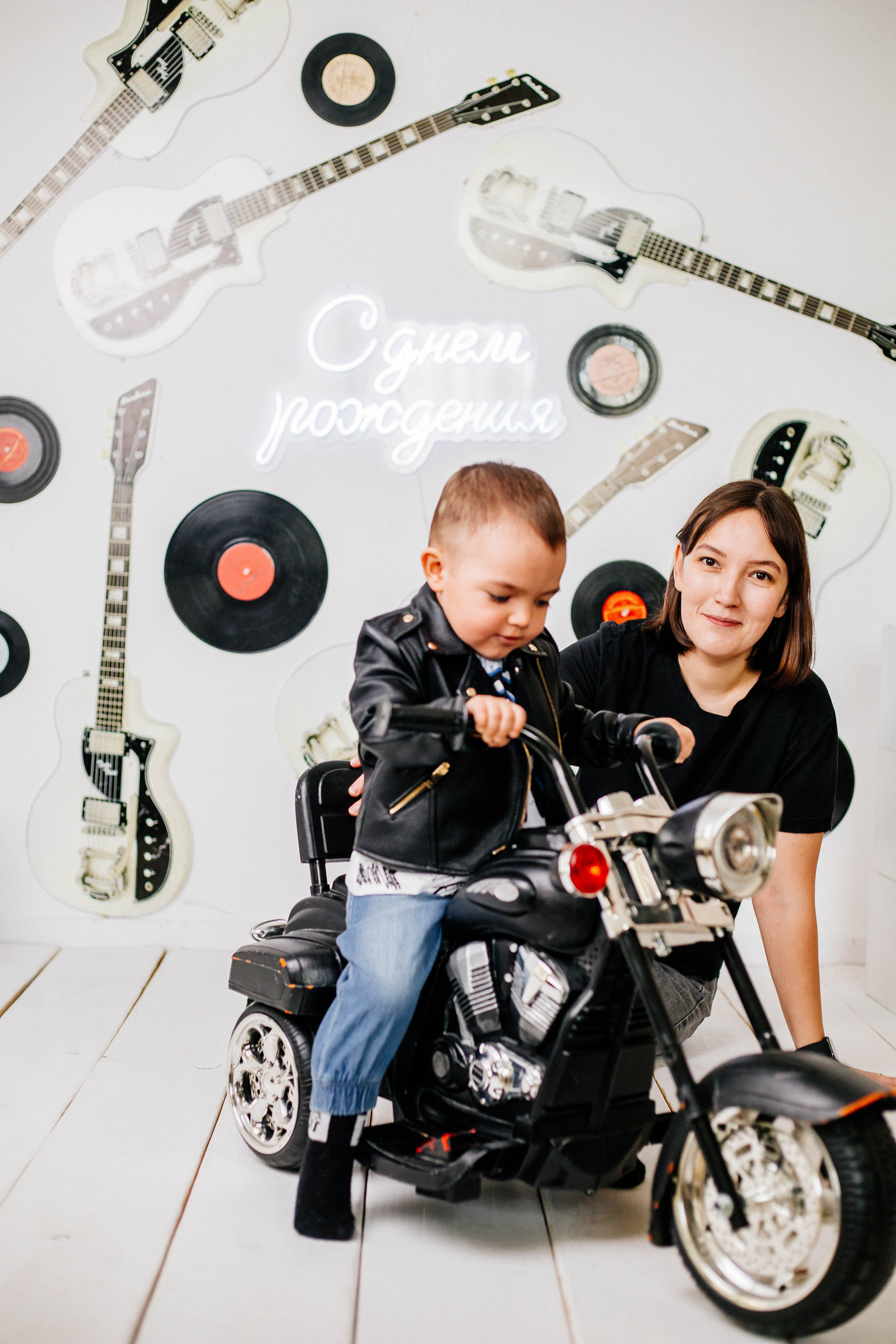 Лев с семьей. Рыжова Тамара