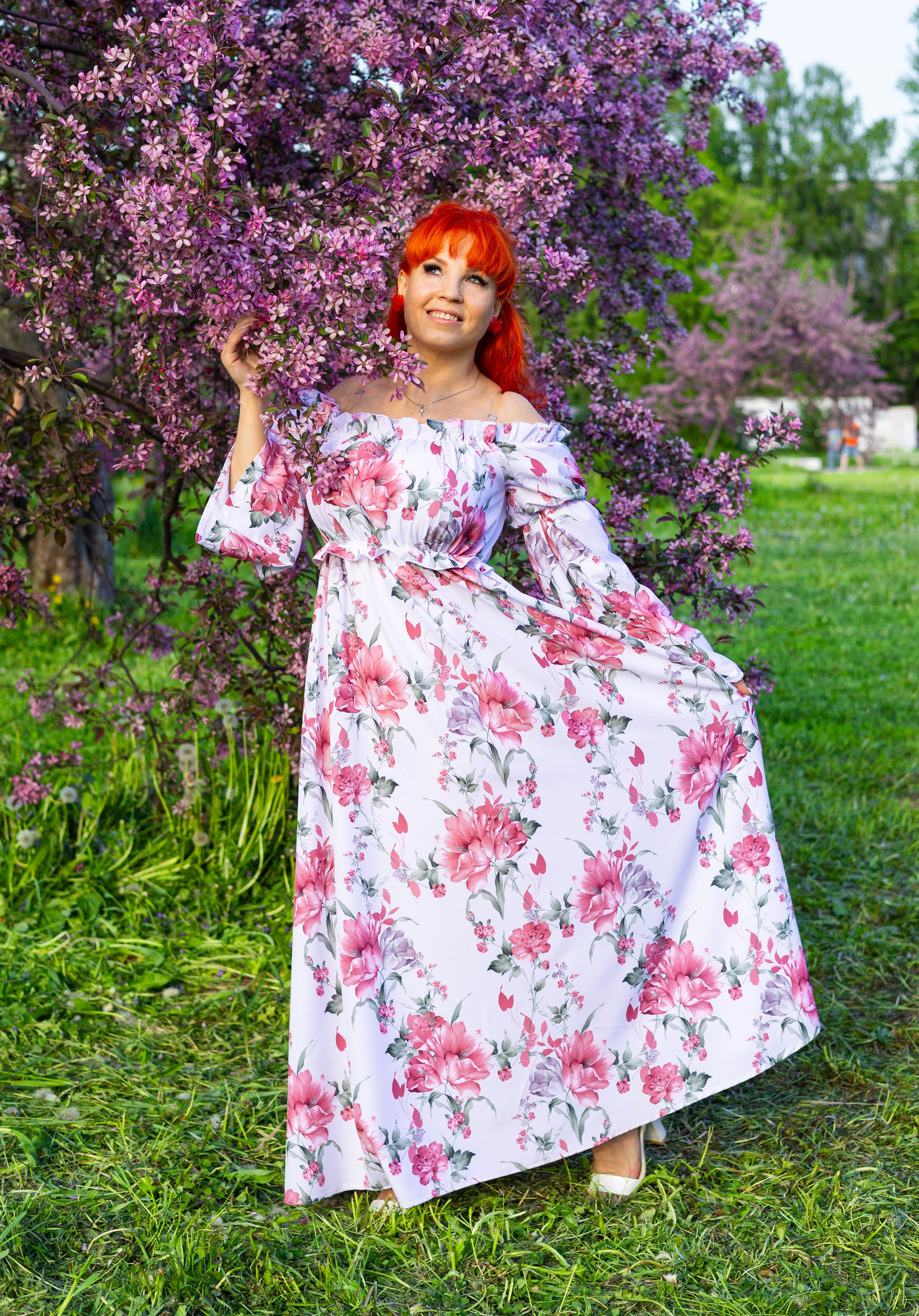 Алена. Весенняя фотосессия в яблоневом саду. Портретный фотограф Панферова Регина г. Санкт-Петербург, г. Казань