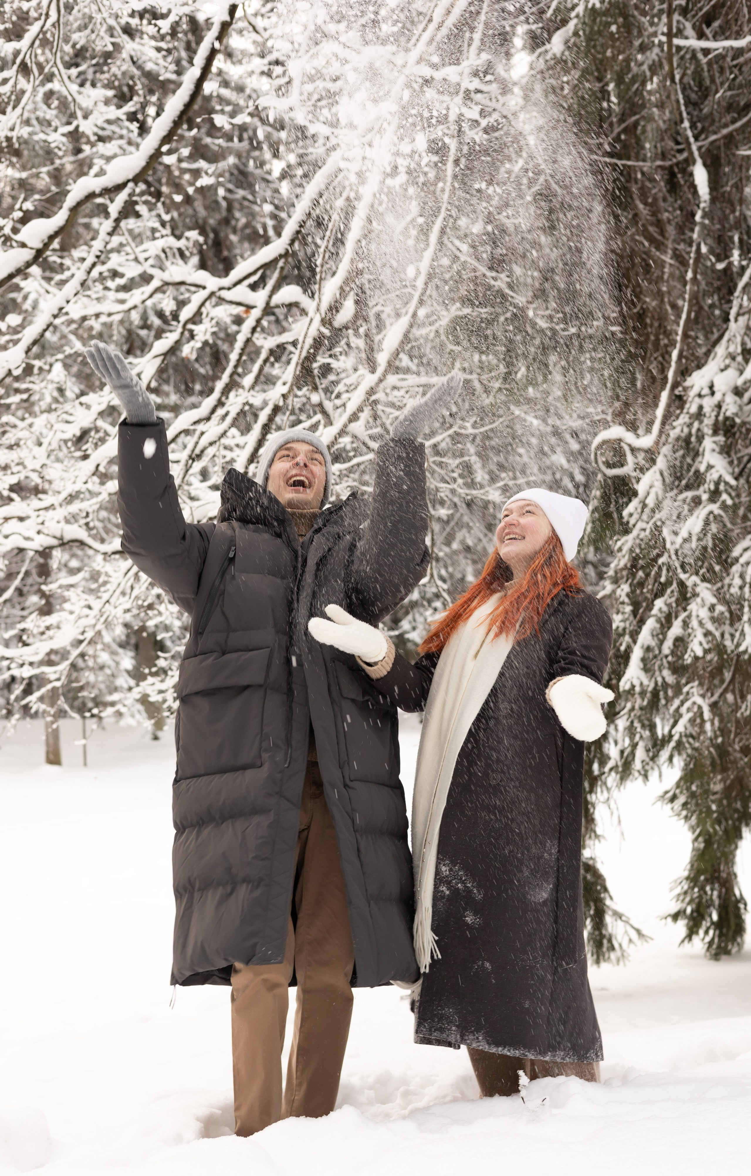Егор и Николь. Зимняя фотосессия в парке. Портретный фотограф Панферова Регина г. Санкт-Петербург, г. Казань