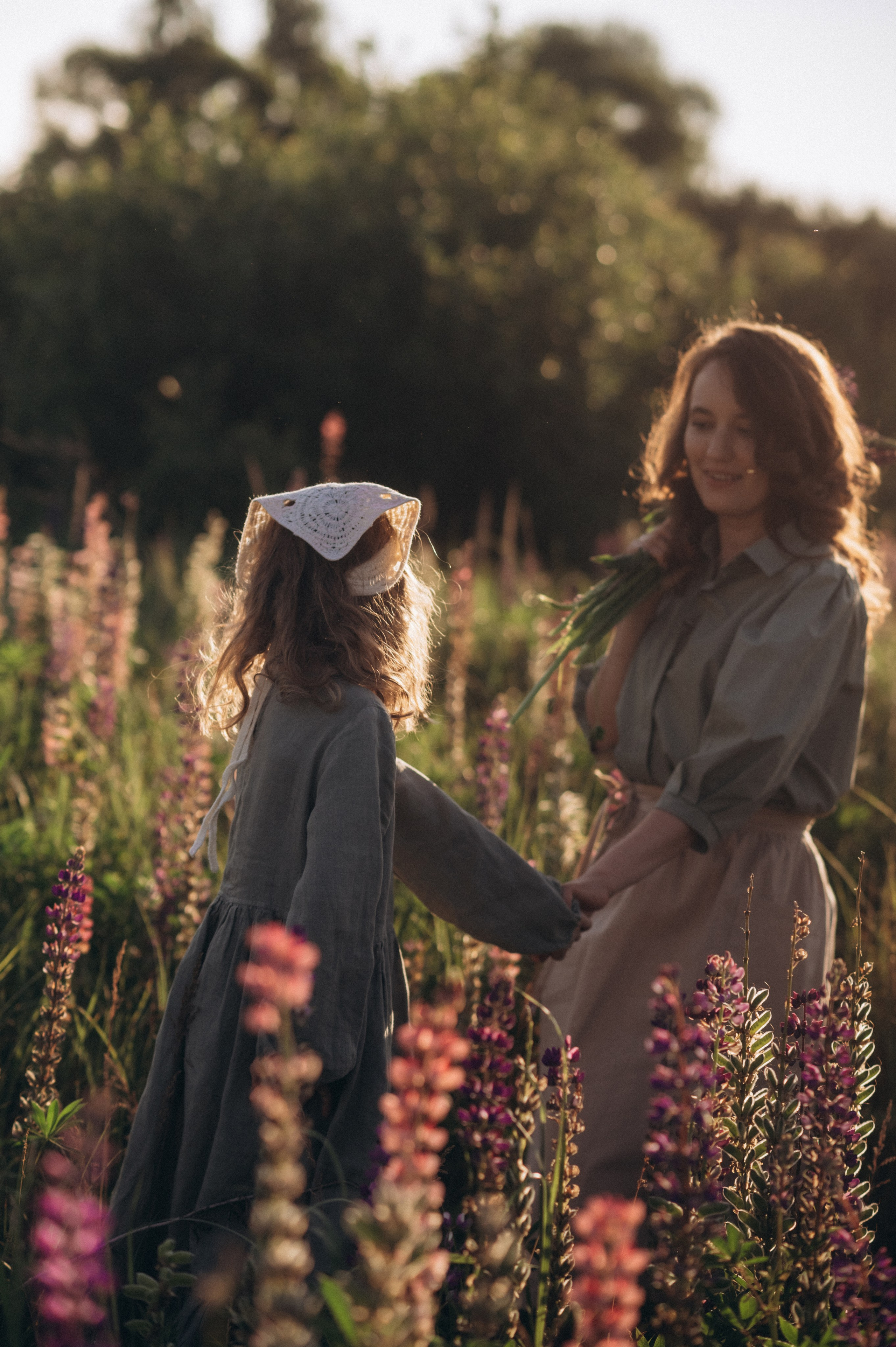 Кристина, Соня и люпиновый вечер. Фотограф Мария Стрелкова