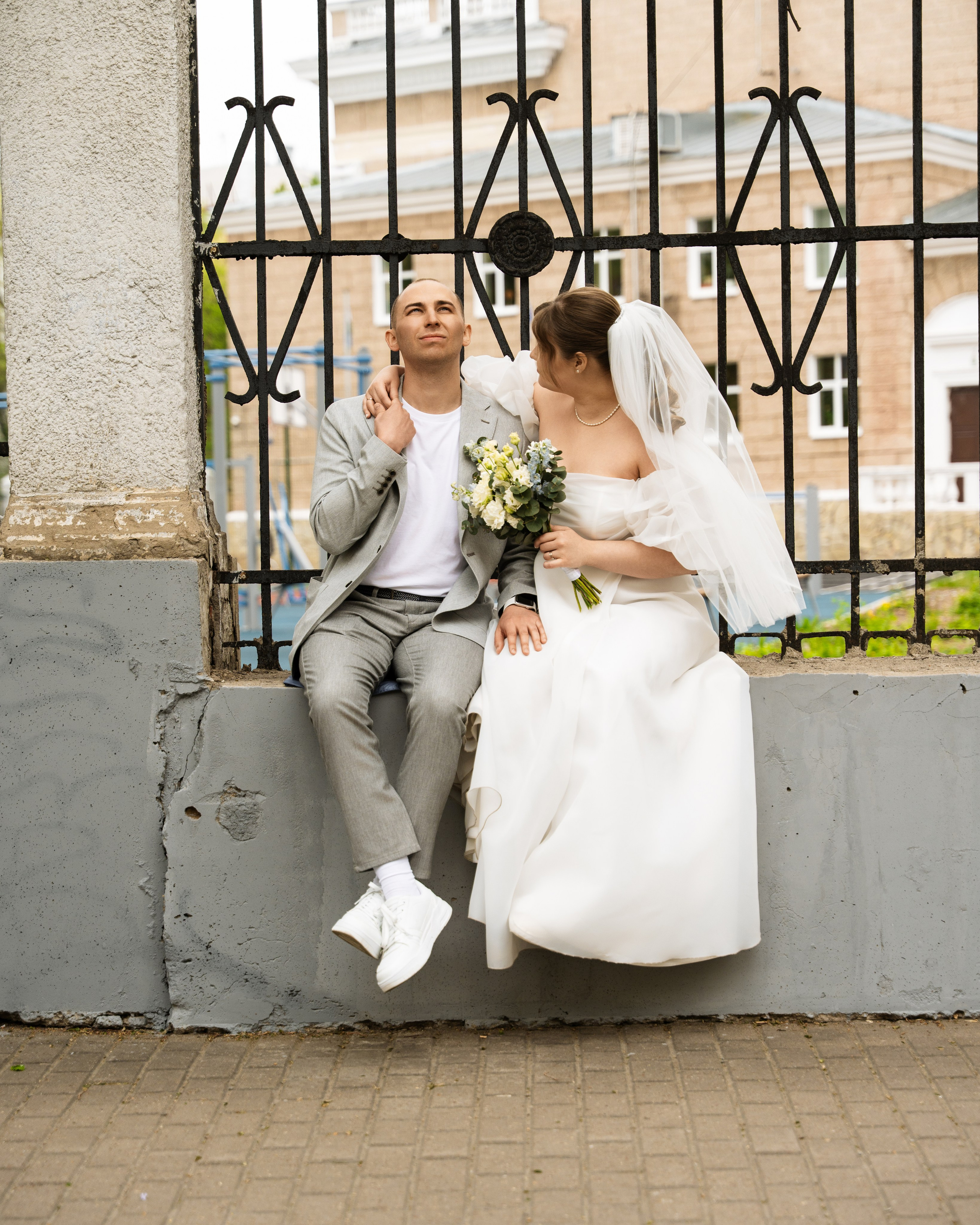 Радость и смех пары — фотосессия в лучших локациях Уфы