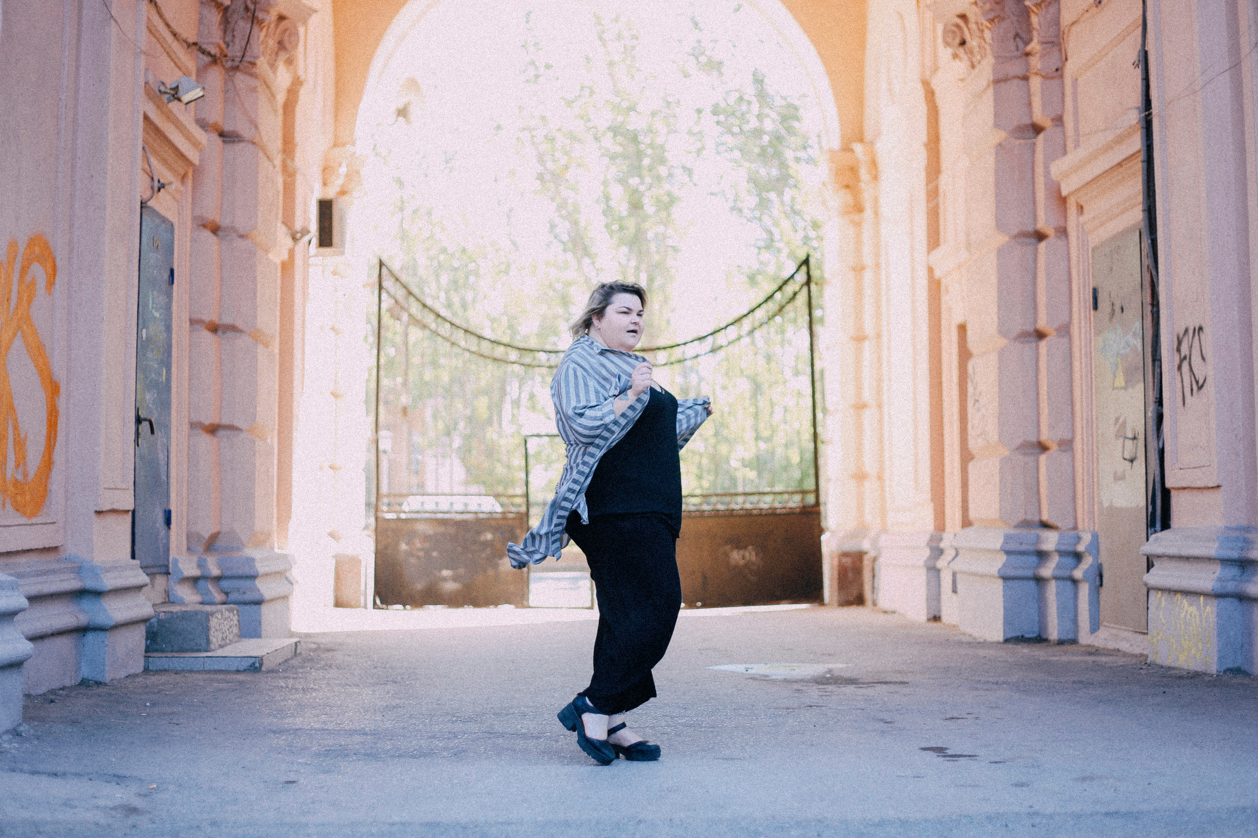 Дарьяночка на ладошке. Фотограф в Волгограде Карина Хлебушкина