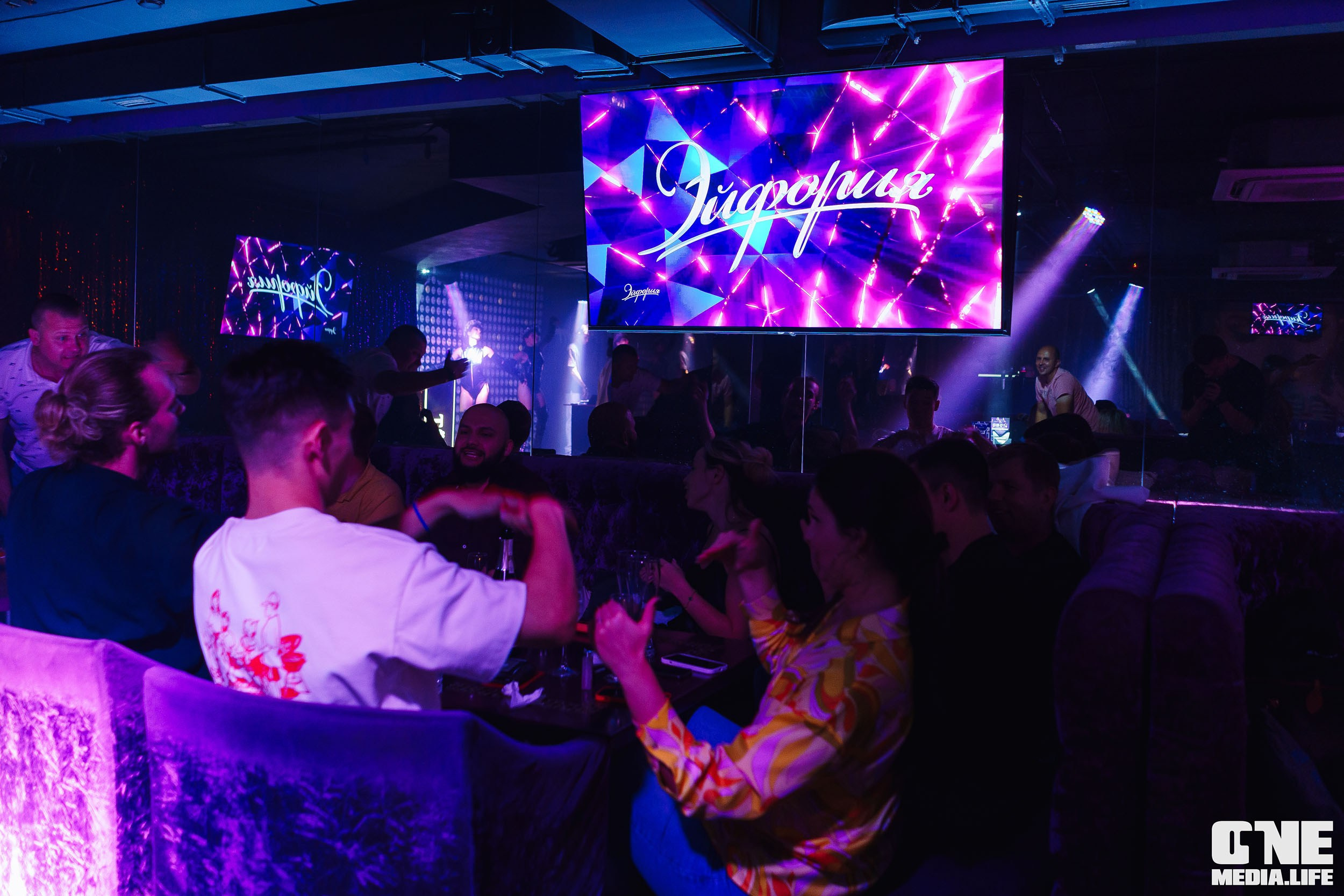 Фоторепортаж из караоке-клуба Эйфория. One Media Life: фоторепортажи, фотоотчеты с мероприятий и заведений