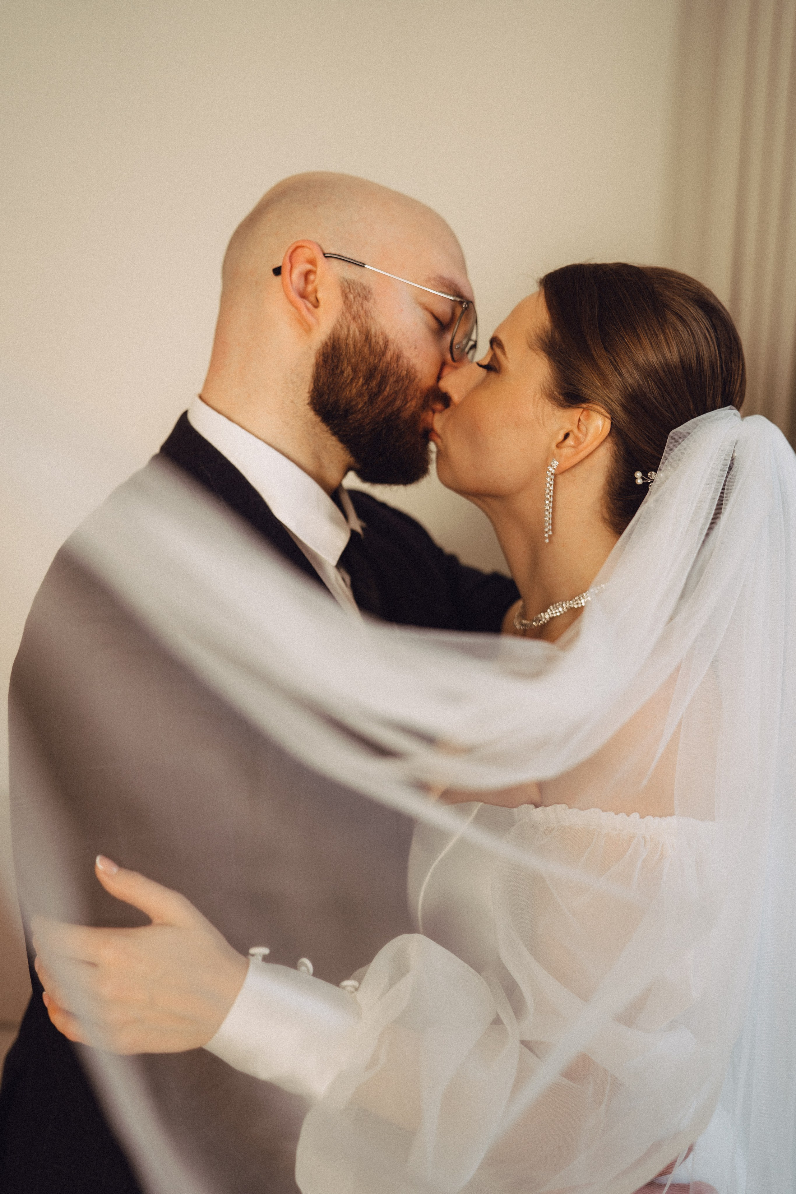 СВАДЕБНАЯ СЬЕМКА ВО ВТОРОМ ДВОРЦЕ (ДЕКАБРЬ) ТАКЖЕ СЬЕМКА В СТУДИИ НА ЧЕРНЫШЕВСКОЙ. Профессиональный фотограф, Санкт-Петербург — Виктория Богомолова