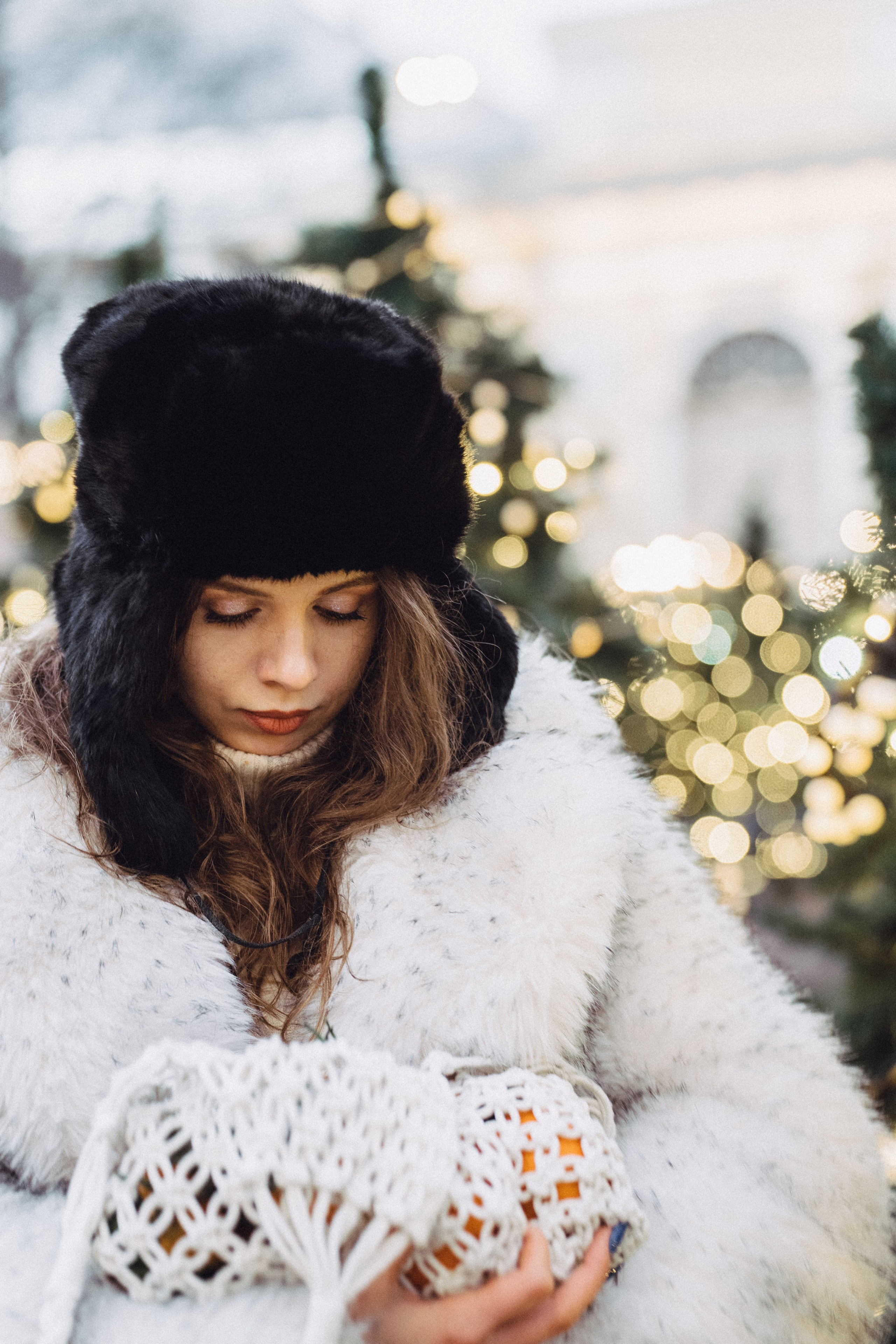 ПРОГУЛКА НА МАНЕЖНОЙ ПЛОЩАДИ ДЛЯ ДЕВУШКИ ПЕРЕД НОВЫМ ГОДОМ (НОВОГОДНЯЯ ФОТОСЕССИИЯ НА МАНЕЖНОЙ ПЛОЩАДИ). Профессиональный фотограф, Санкт-Петербург — Виктория Богомолова