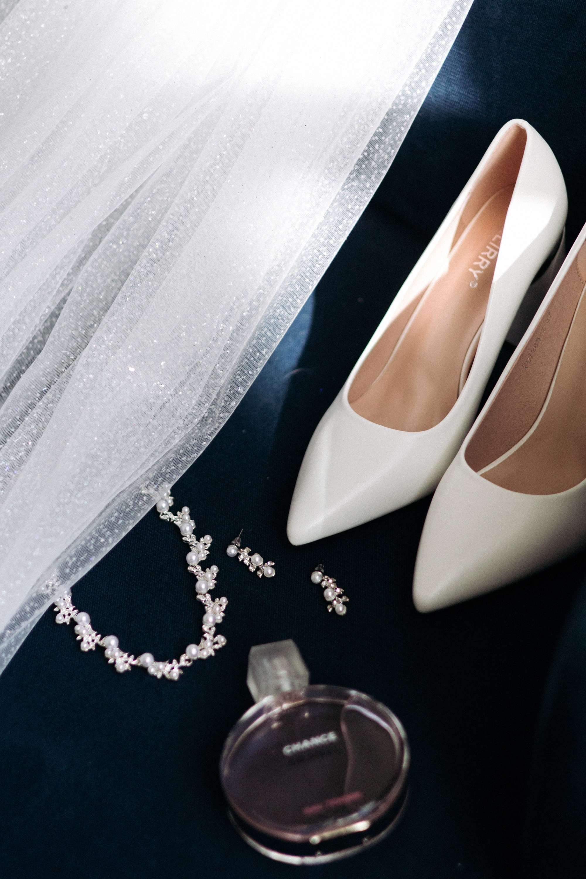 Илья&Елена сборы. Свадебный фотограф Церковная Алёна.Десногорск, Смоленск