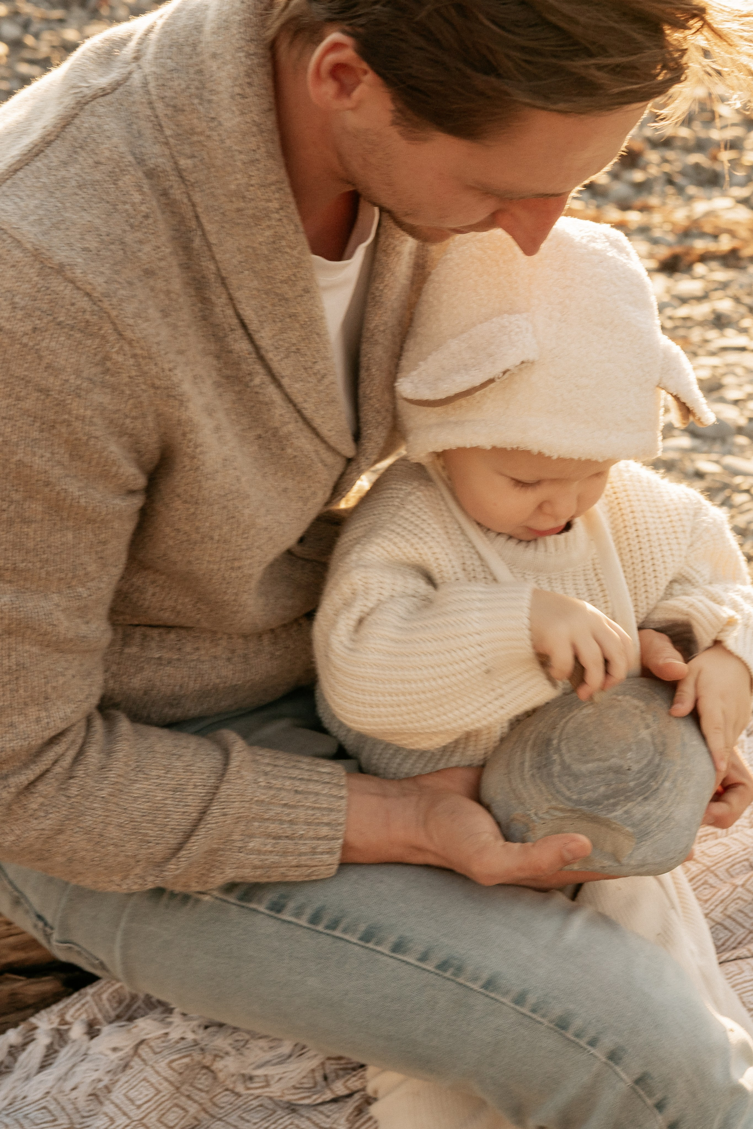 Папа и маленькая дочь на семейной фотосессия в Абрау Дюрсо