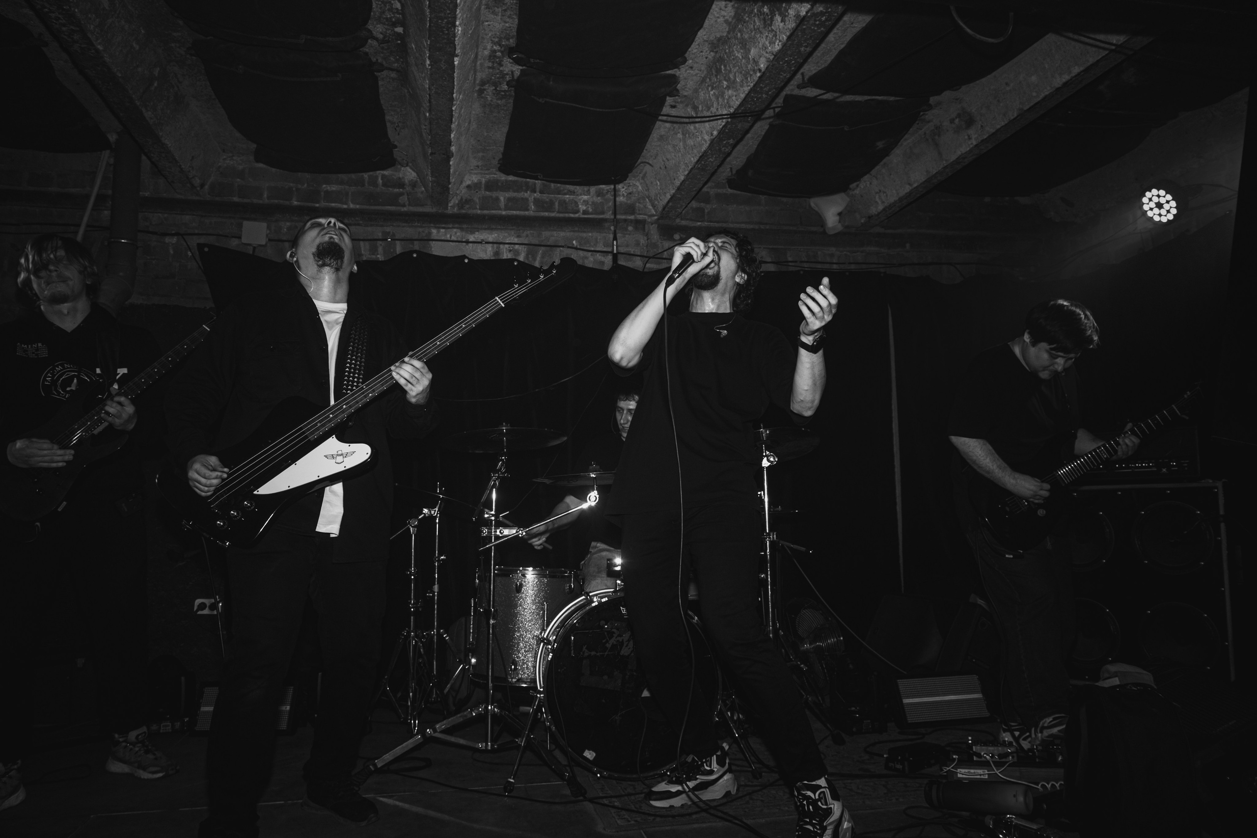 Laugar & Шумы Штормовых Широт & Пожары На Дальнем Севере 11.10.2025. Репортажный фотограф в Москве Legiodot