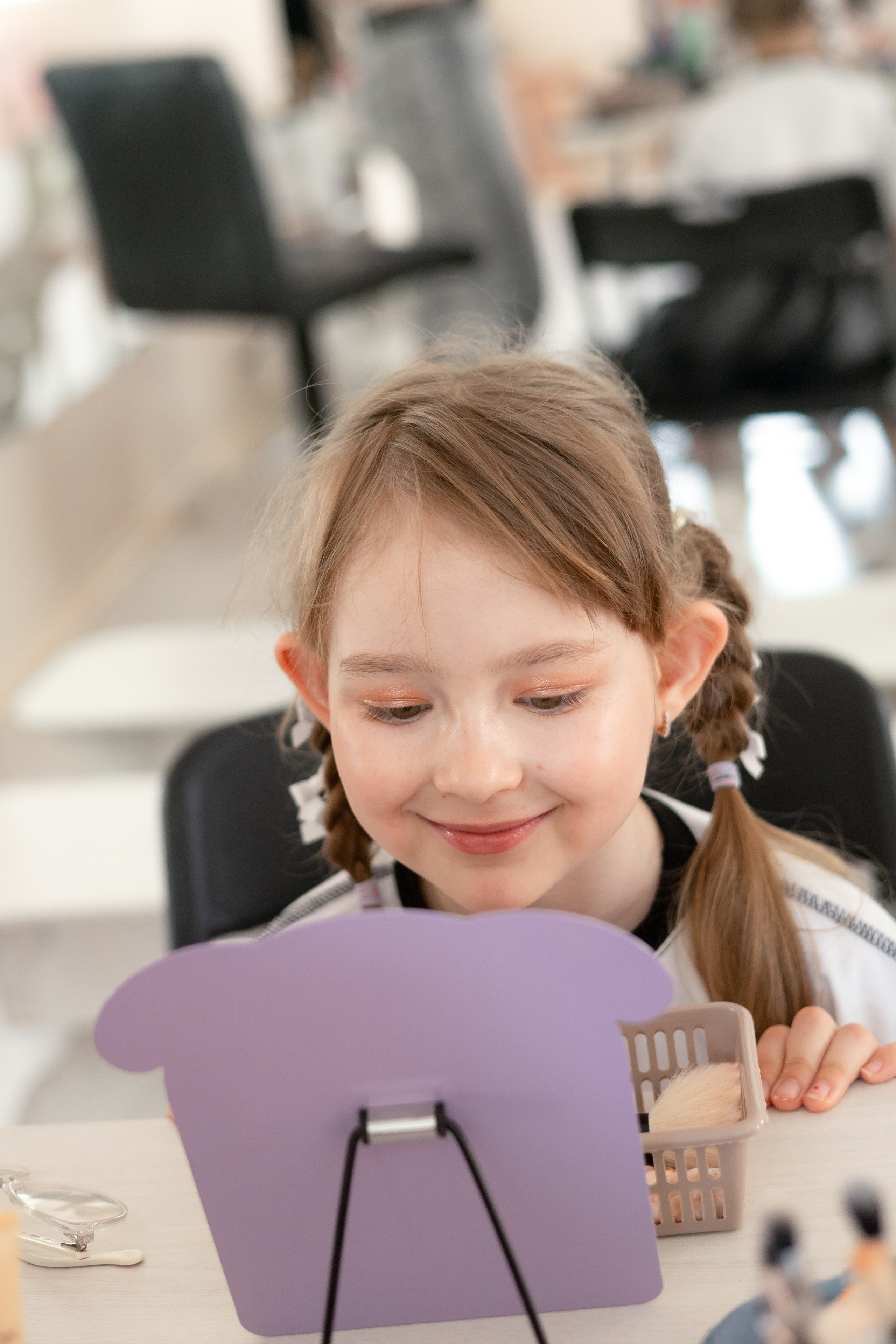 Мастер-класс макияжа на 9-й день рождения Вероники. Школа для девочек во Владивостоке — Само Совершенство