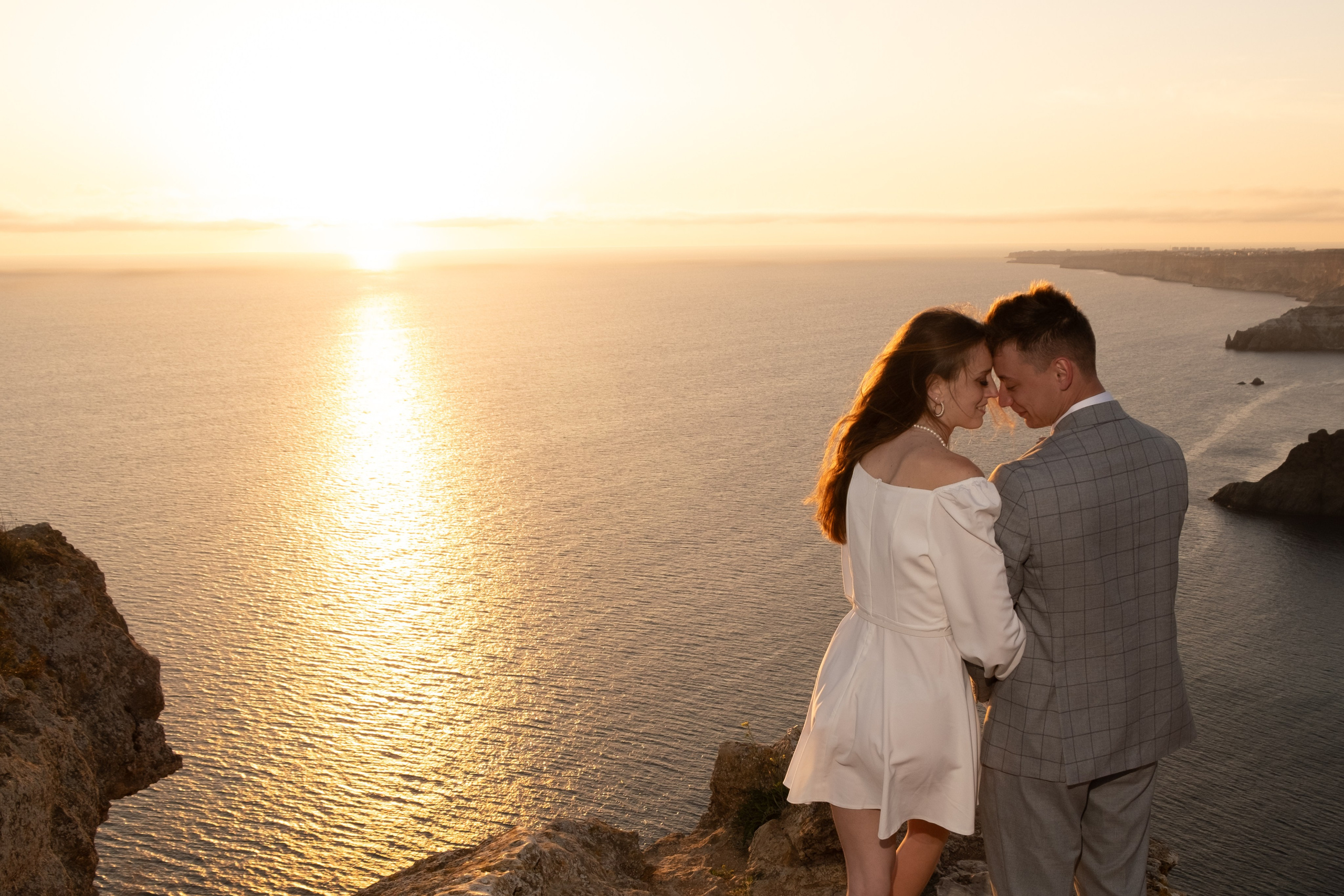 Самое красивое место для фотосессии в Крыму. Профессиональная фотосъемка в Крыму. Натуральные эмоции и живые кадры. Забронируйте дату прямо сейчас!