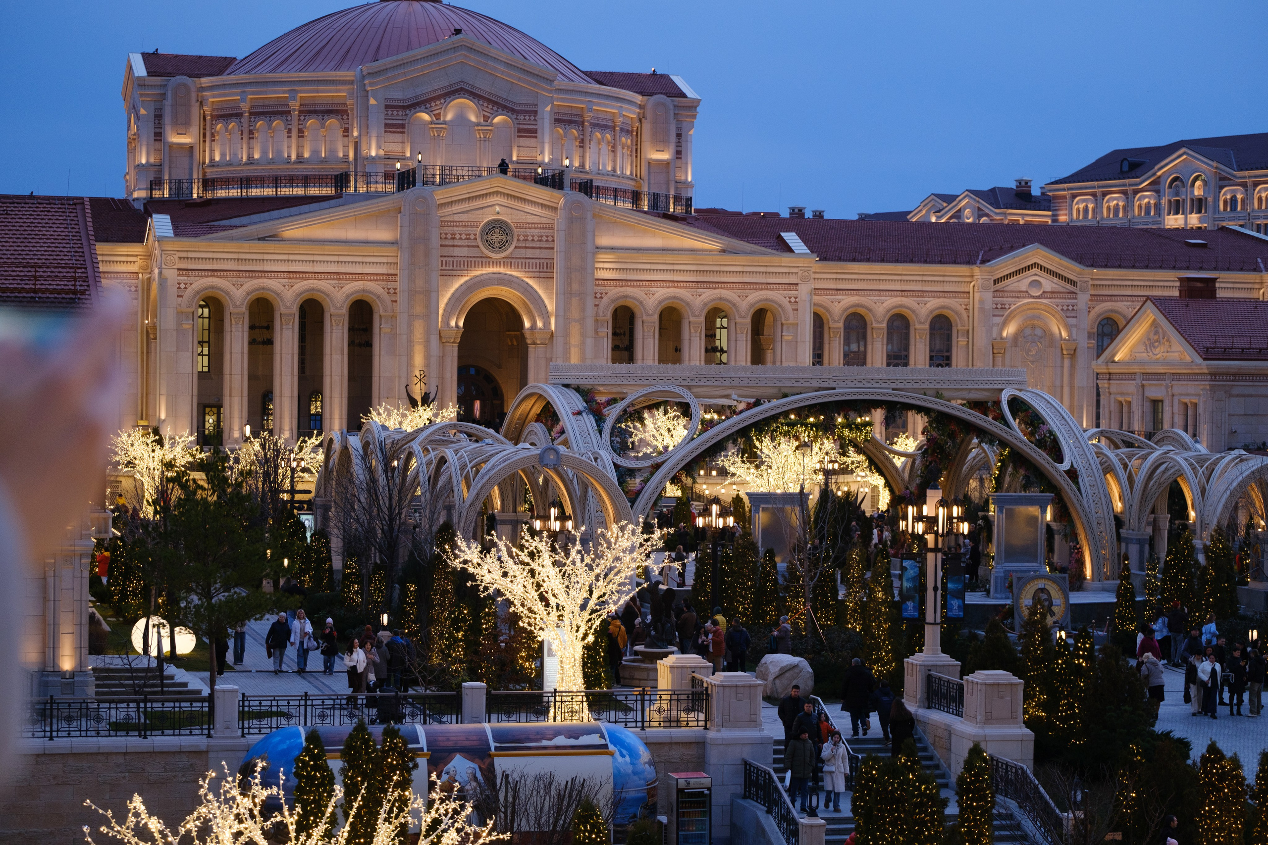 Новогодний репортаж из парка «Новый Херсонес» | Фотограф Илья Желдак. Профессиональная фотосъемка в Крыму. Натуральные эмоции и живые кадры. Забронируйте дату прямо сейчас!