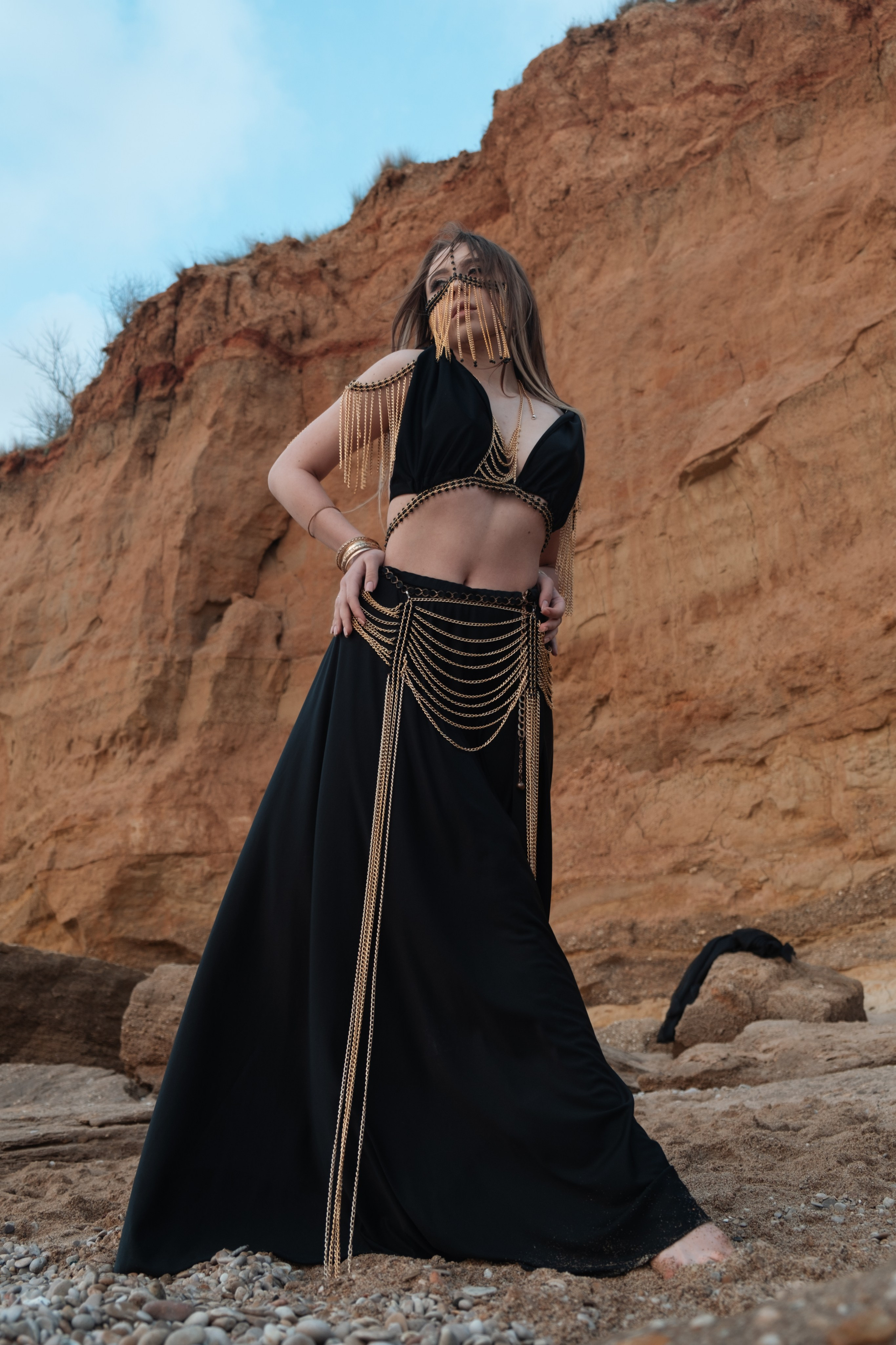 Фотосессия у моря, арабская эстетика. Профессиональная фотосъемка в Крыму. Натуральные эмоции и живые кадры. Забронируйте дату прямо сейчас!