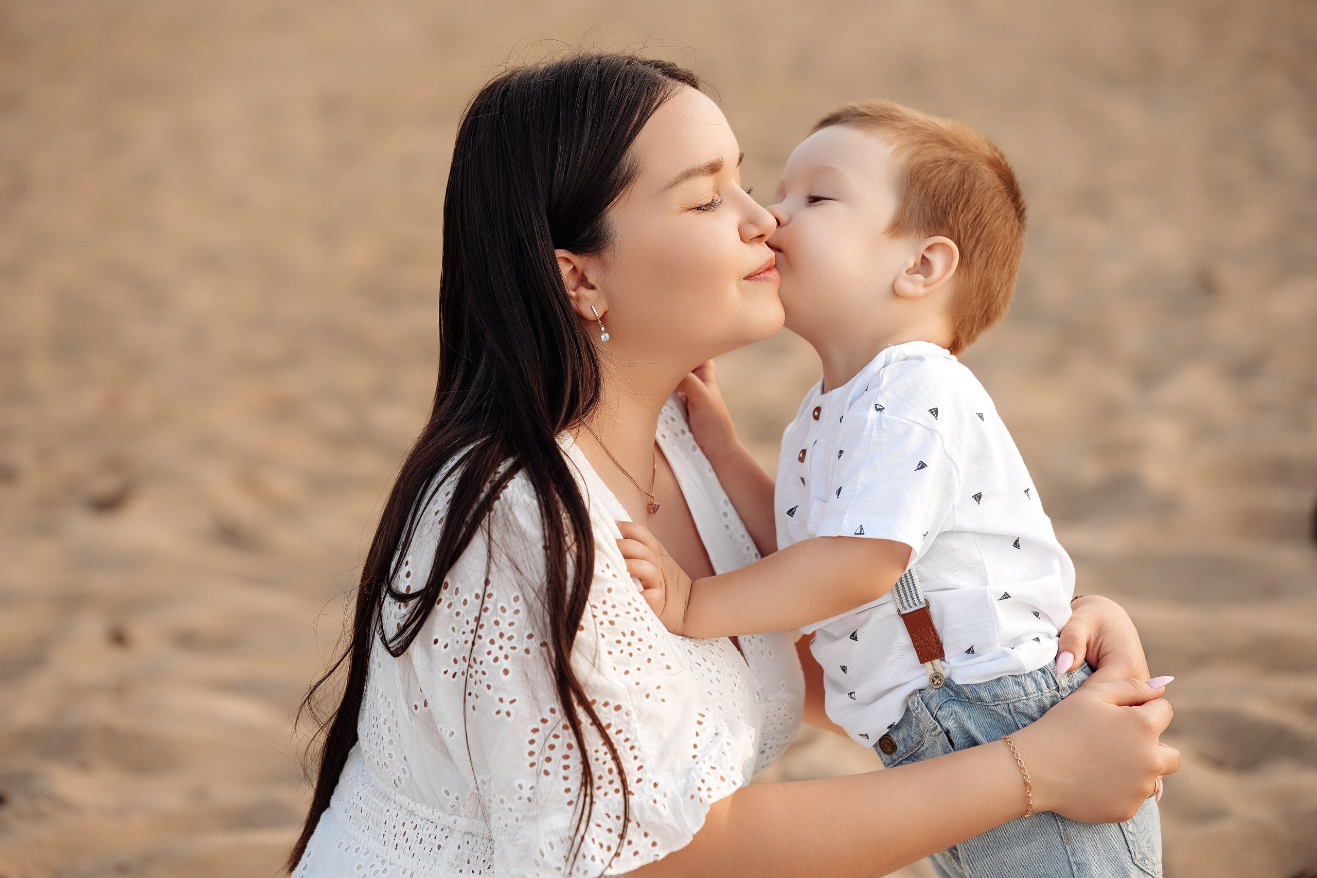 Берег Волги семья лето. Семейный и свадебный фотограф в Ульяновске Арина Авдеева