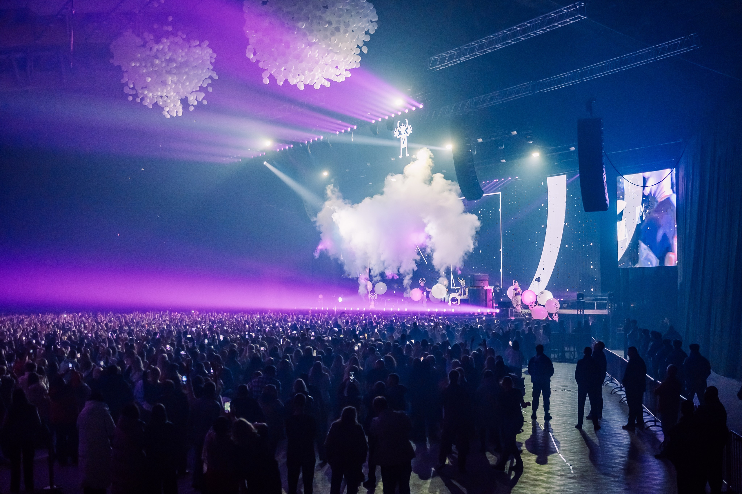 Руки вверх в Ледовом Дворце 15.11.2025. Детский фотограф, семейный фотограф и репортажи в Кемерово