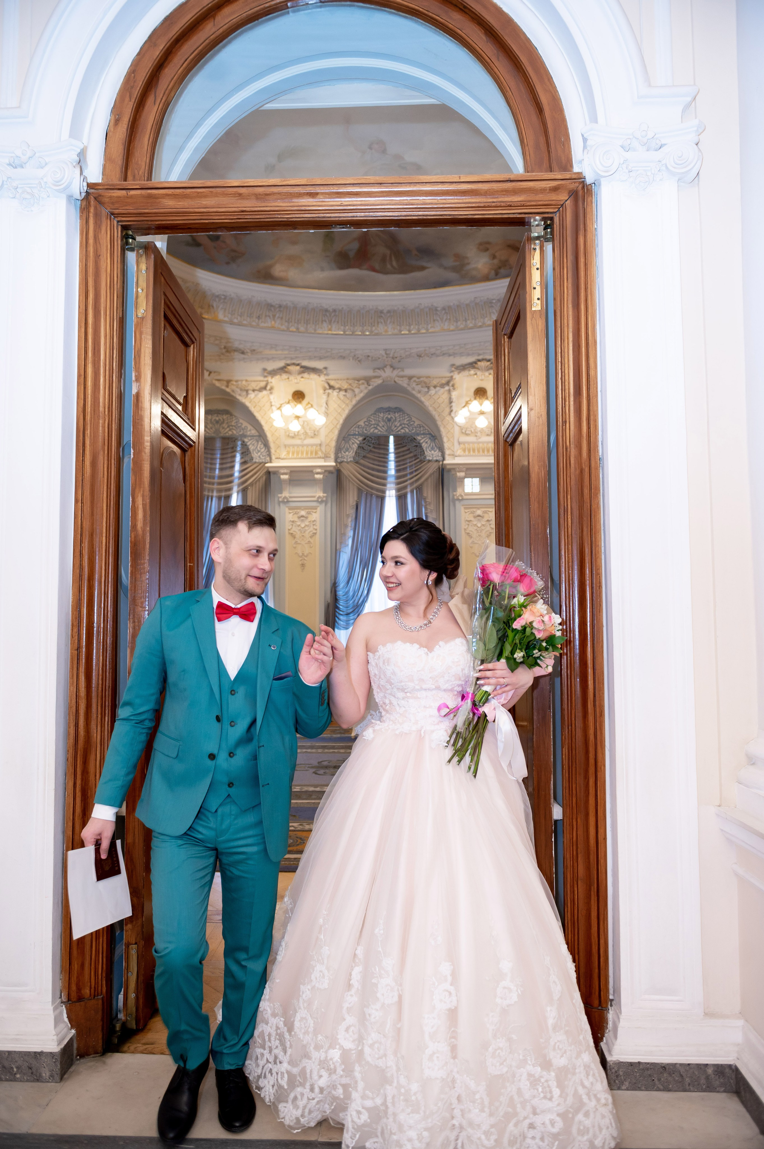 Самая красивая свадебная фотосессия в Эрмитаже. Лучшие свадебные фотографии в Эрмитажа. Портретный, семейный и свадебный фотограф в Санкт-Петербурге и в Пушкине Ширяев Денис