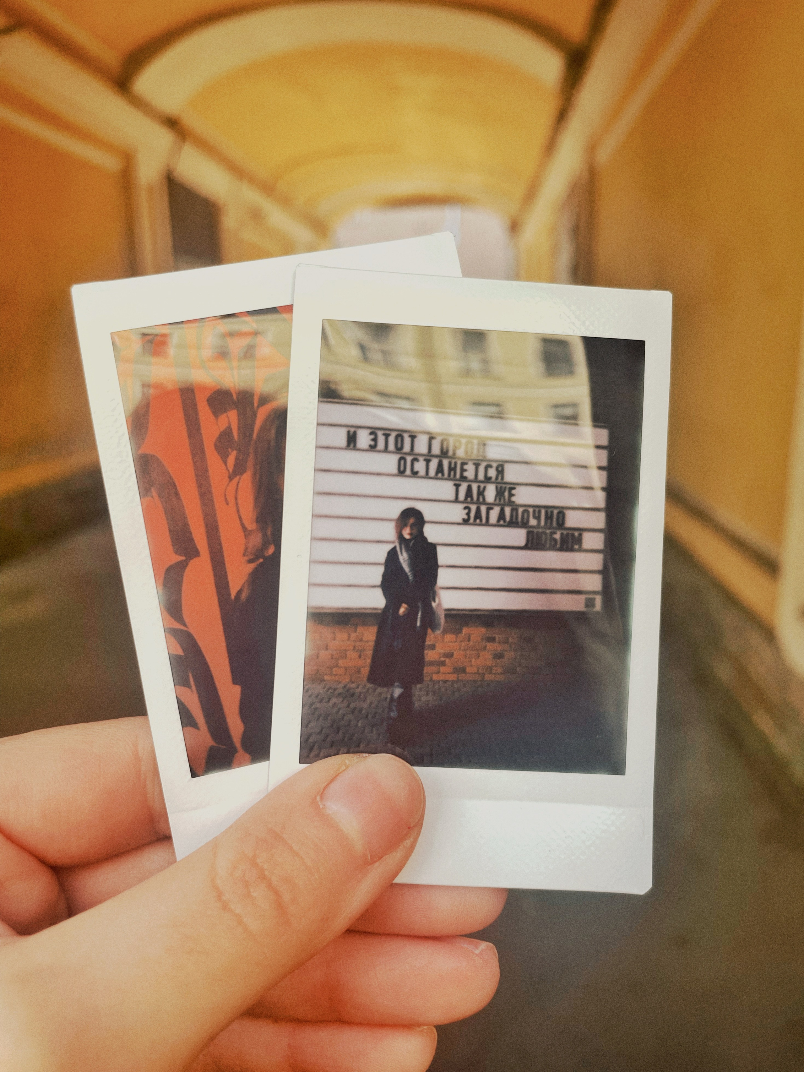 Кадры на инстакс instax моментальная фотография. Фотограф про чувства, моменты, любовь. свадебный и портретный фотограф