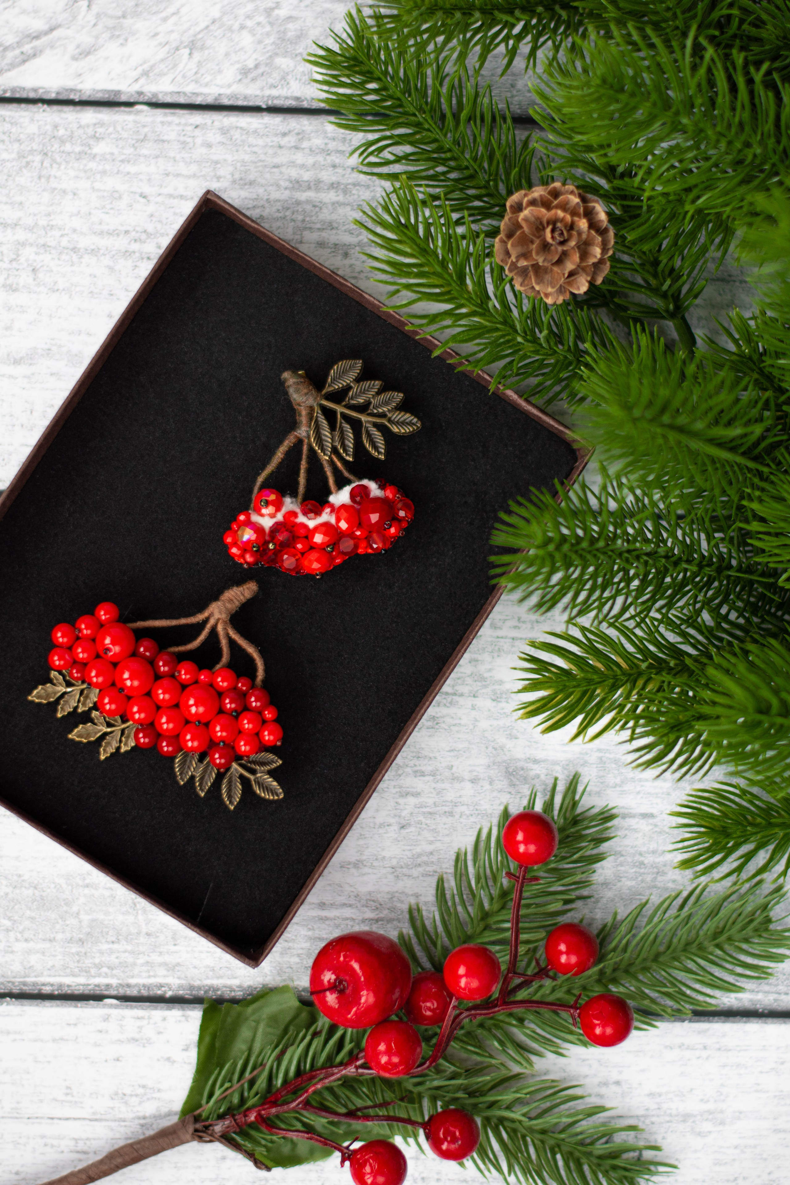 Броши ручной работы «Рябина». Фотограф Санкт-Петербург | Дарья Першина