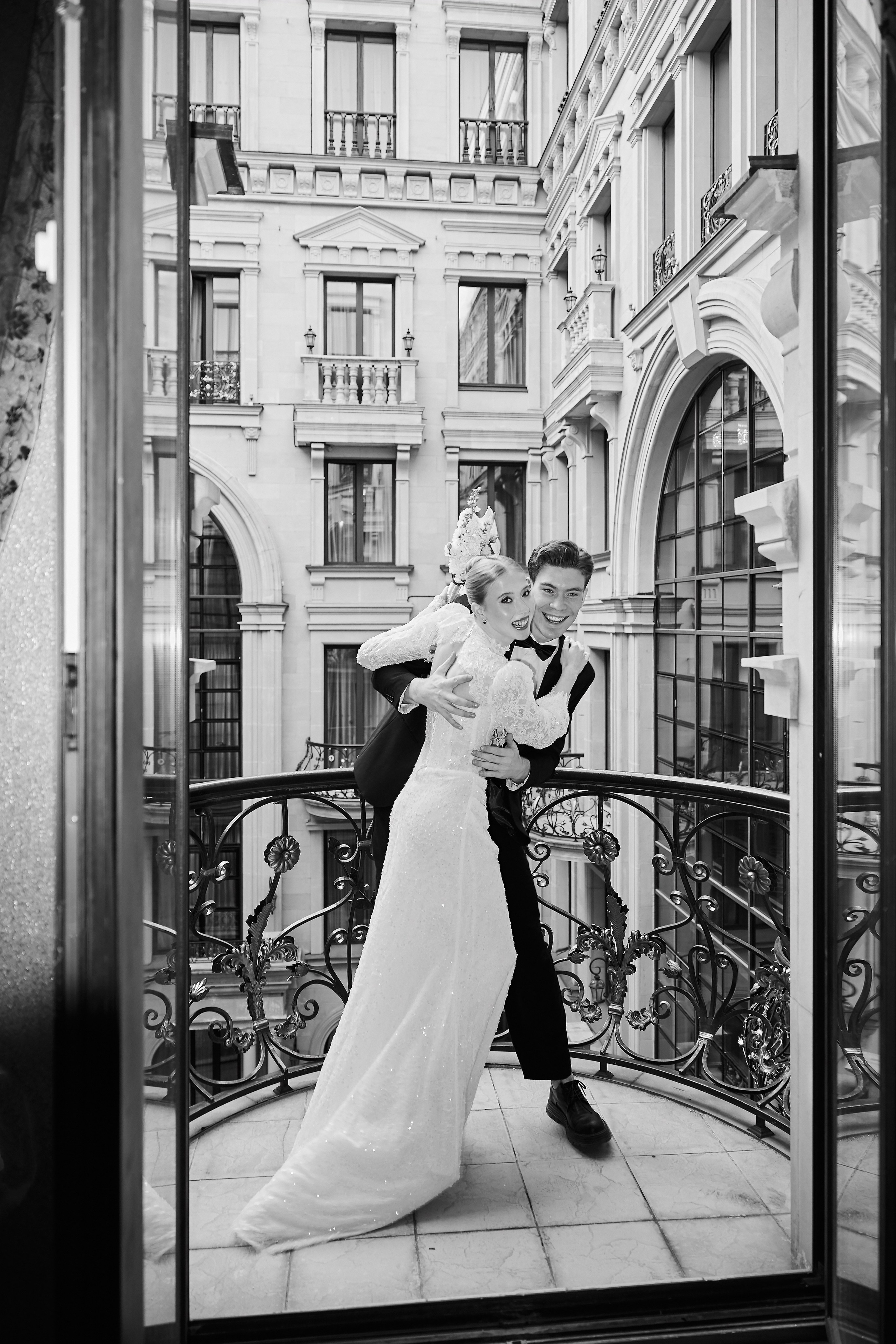 Вадим и Алина. Сборы в отеле St Regis. Свадебный фотограф в Москве и Подмосковье