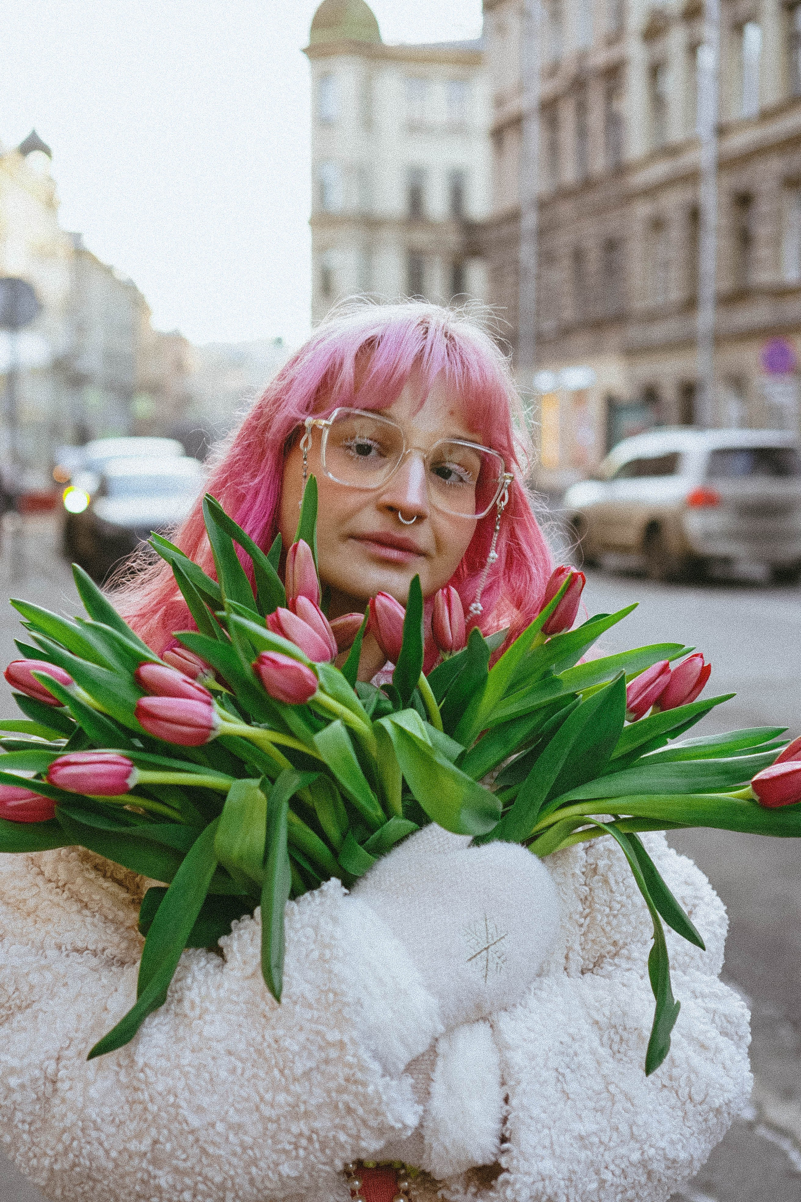 Прогулочная фотосессия с тюльпанами. Профессиональный фотограф, Санкт-Петербург — Виктория Богомолова