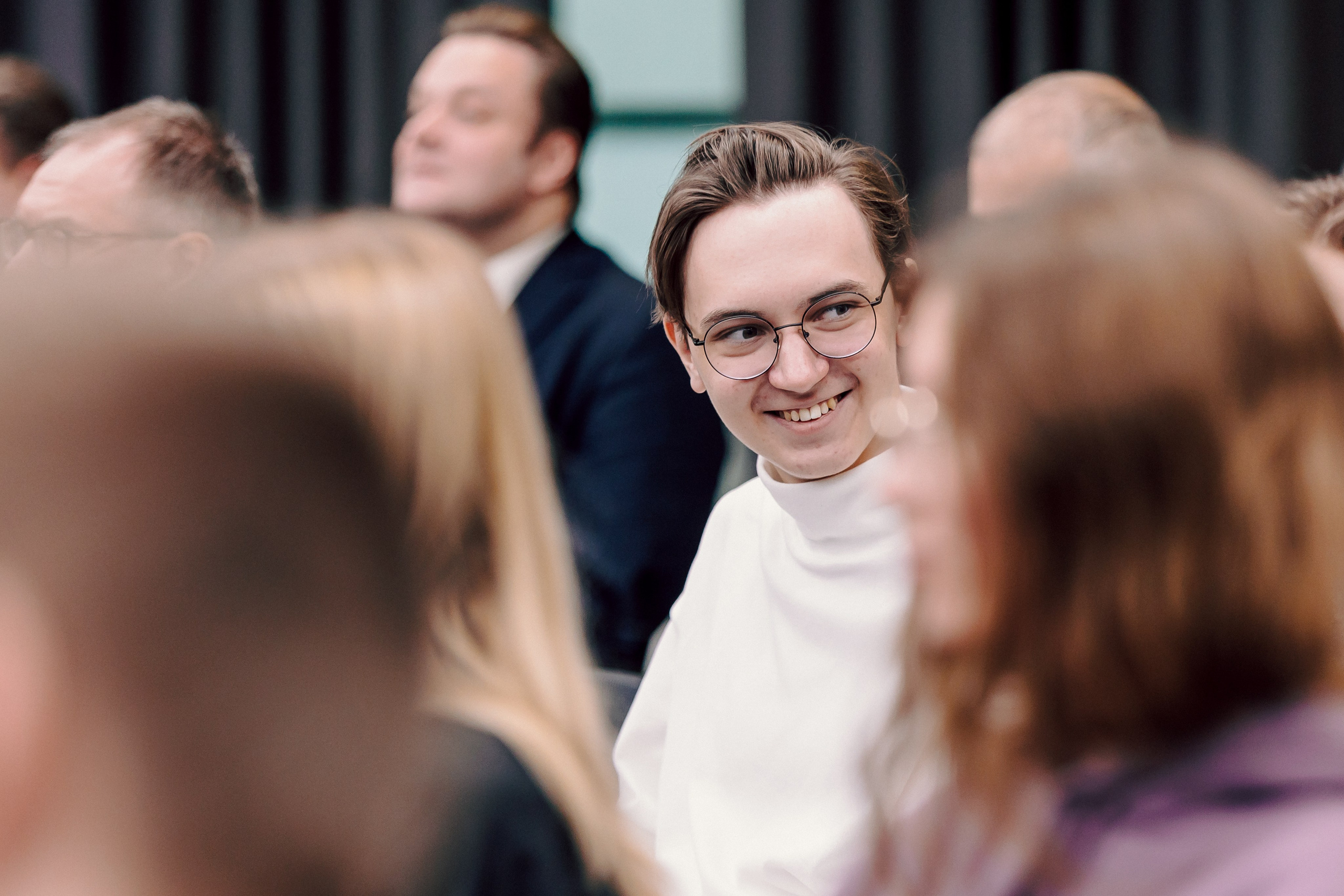 СКБ Контур — Форум будущего — Деловая программа. Лёшка Варзегов — фотограф