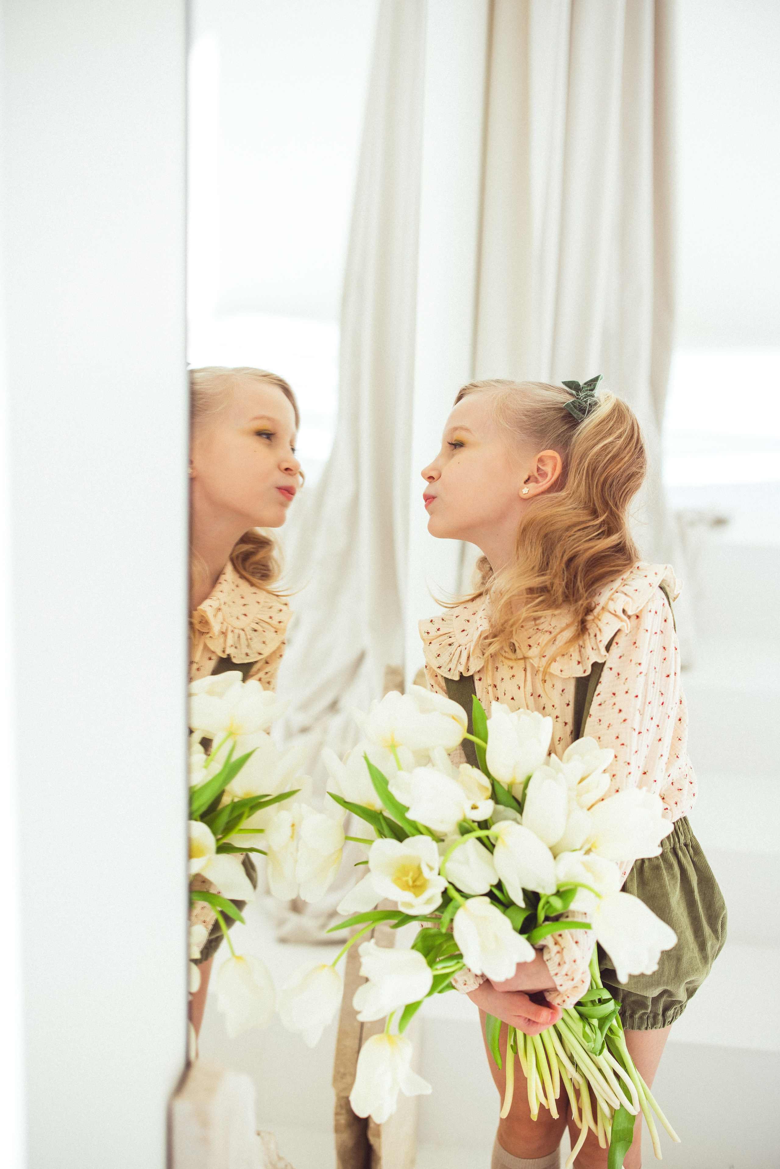 Фотосессия с белыми Тюльпанами, 2024 г. Семейный и детский фотограф в Краснодаре Анна Трашкова