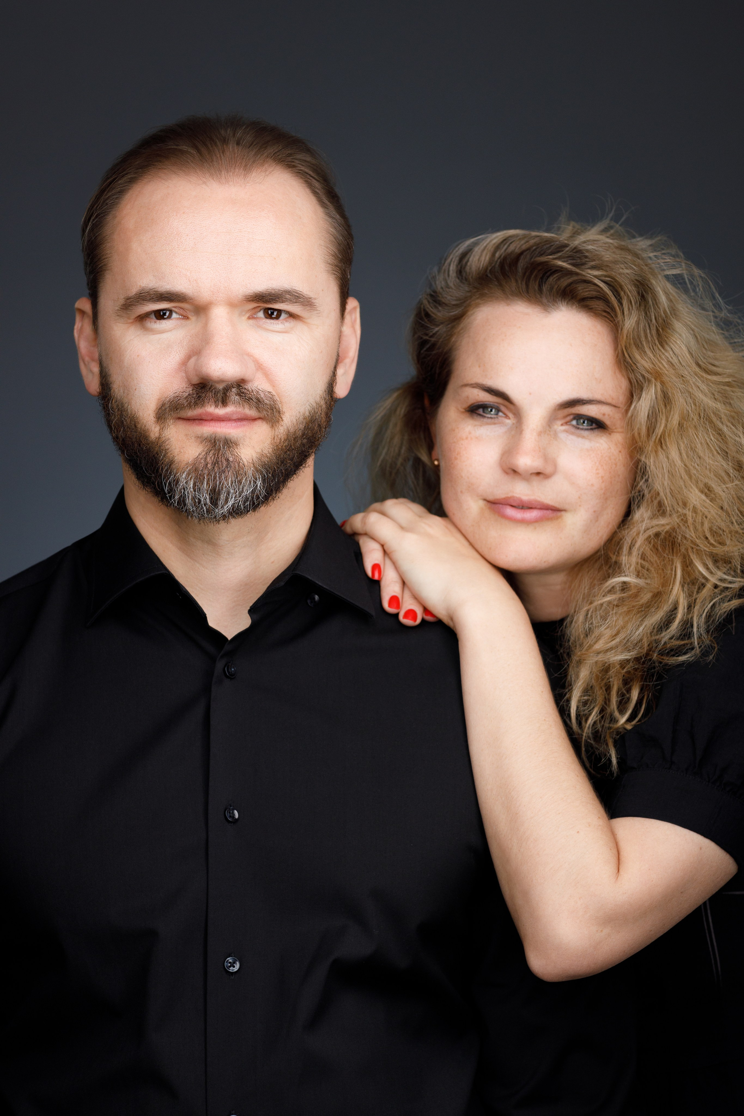 A portrait session for a family. Headshot & portrait photographer Alexei Shendrick