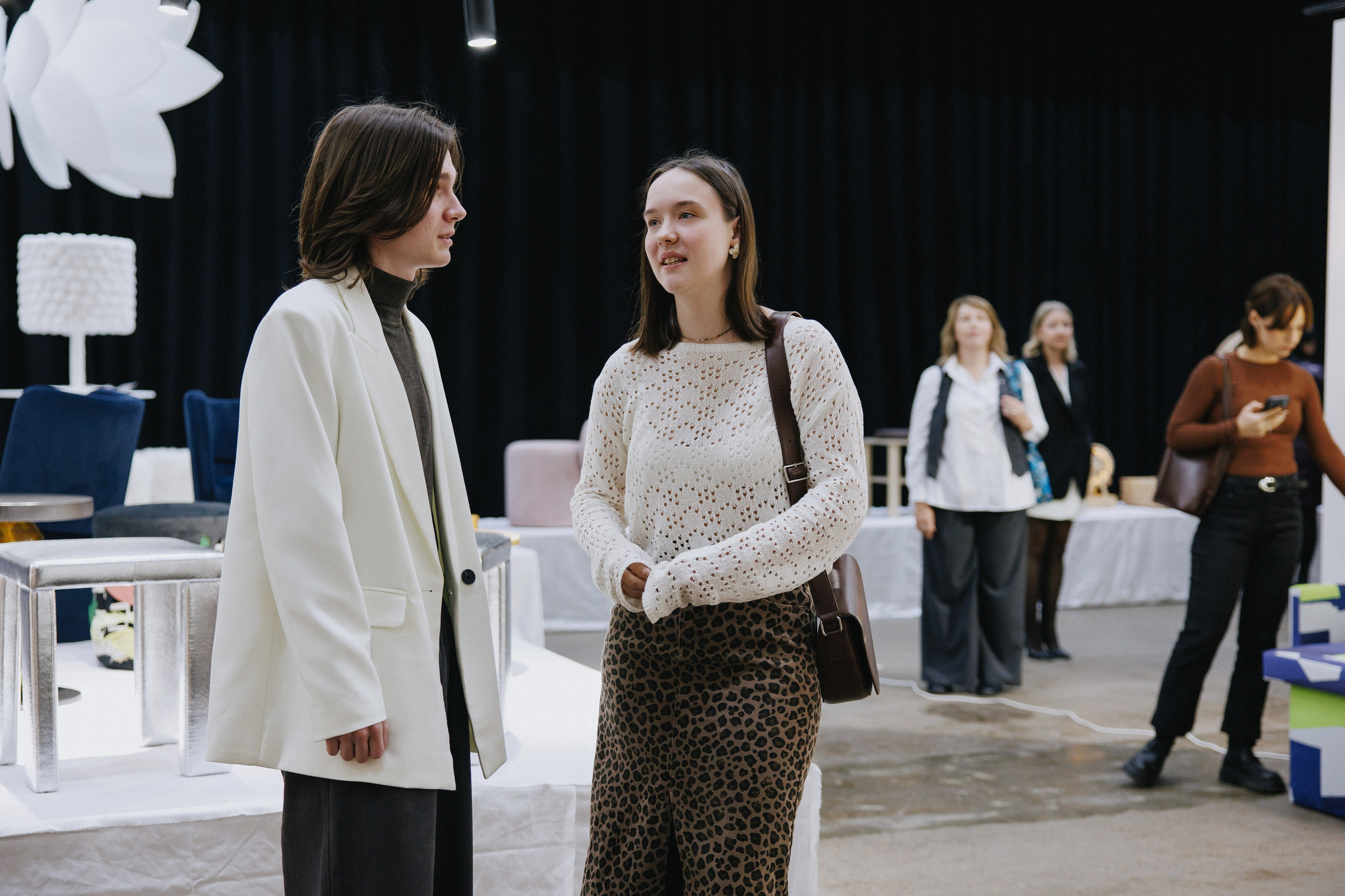 Выставка СТО ВЕЩЕЙ В ИНТЕРЬЕРЕ. Фотограф Иркутск Антипин Сергей