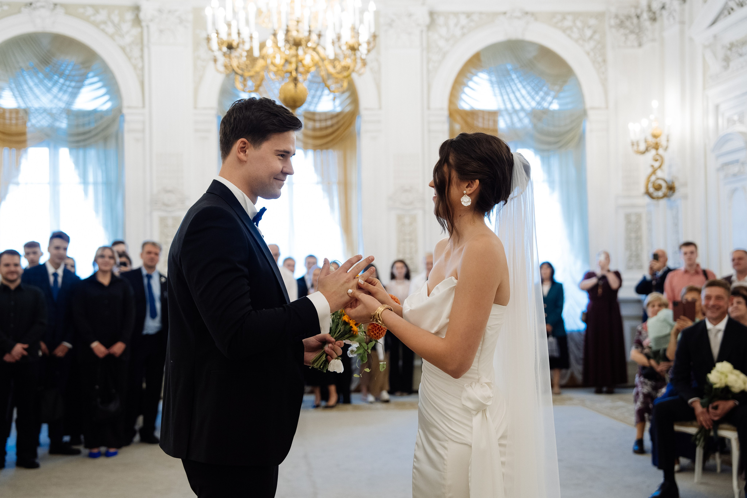 Оранжевая свадьба в гребешках. Свадебный фотограф организатор в Санкт-Петербурге Ассоль Опарина