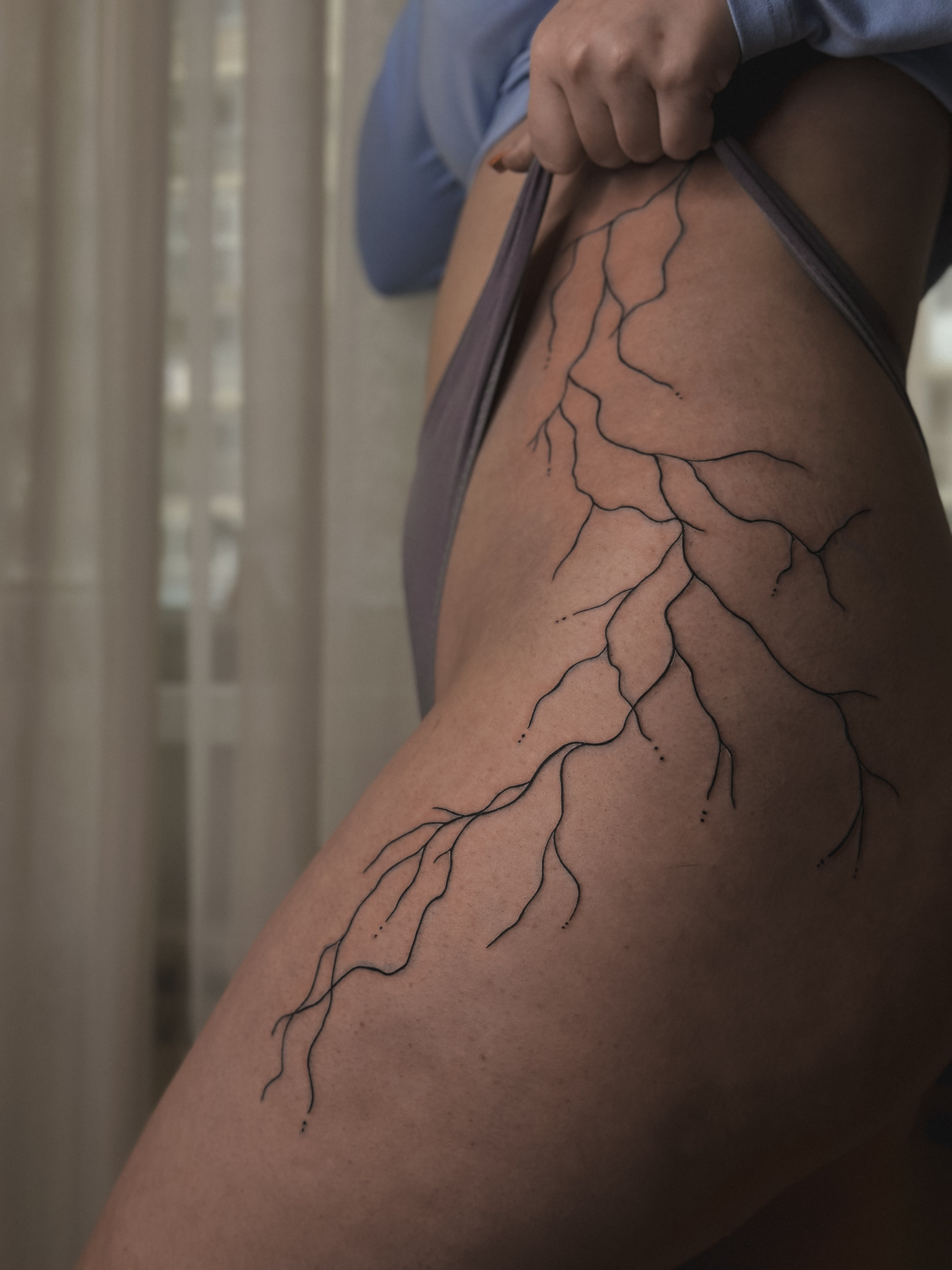 Сеанс тату. Тату мастер Новосибирск