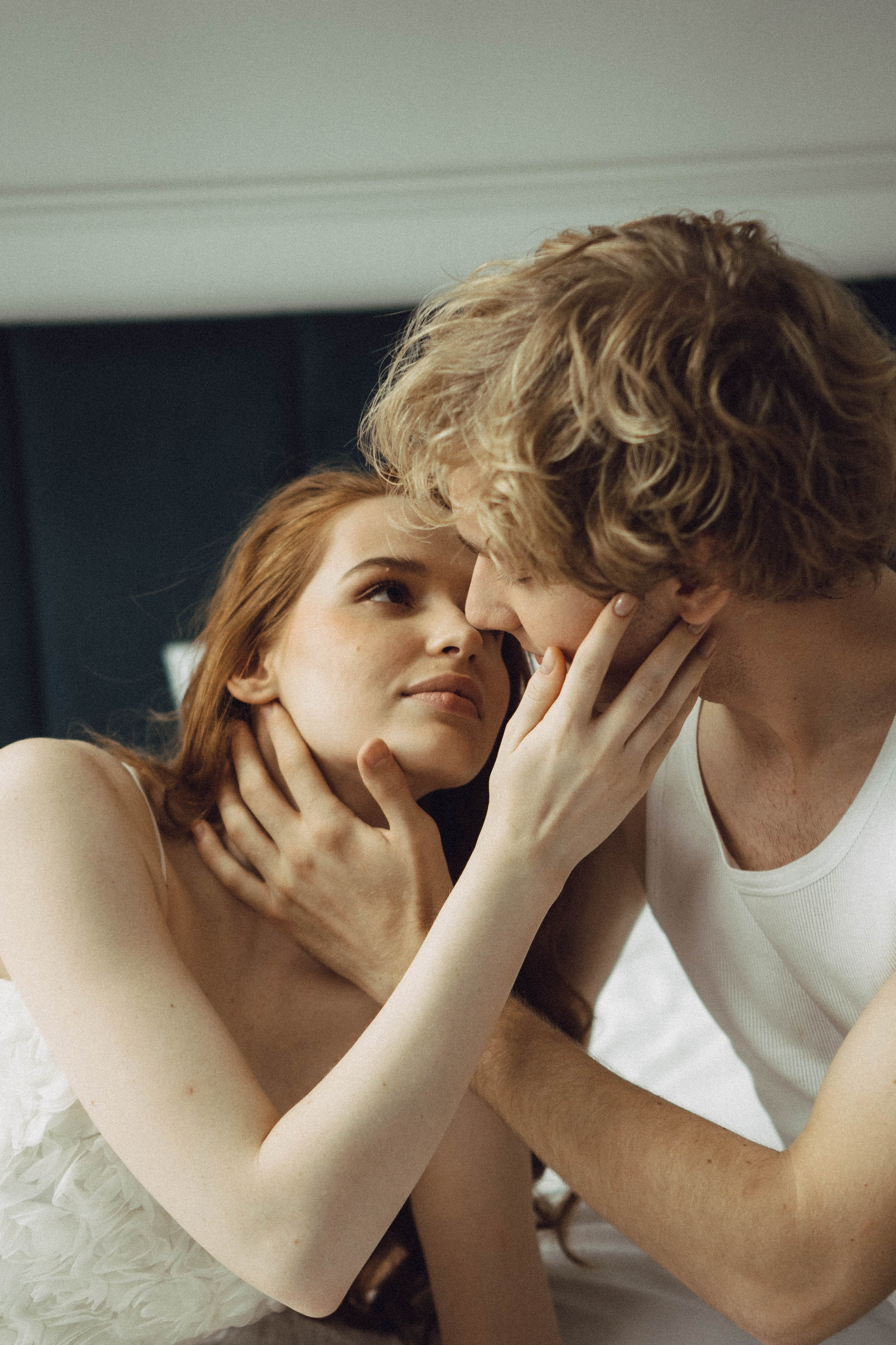 СВАДЕБНАЯ СЬЕМКА В ОТЕЛЕ. СБОРЫ ЖЕНИХА И НЕВЕСТЫ И ТАКЖЕ ТОР И ПОДГОТОВКА К ПРОГУЛКЕ. Профессиональный фотограф, Санкт-Петербург — Виктория Богомолова