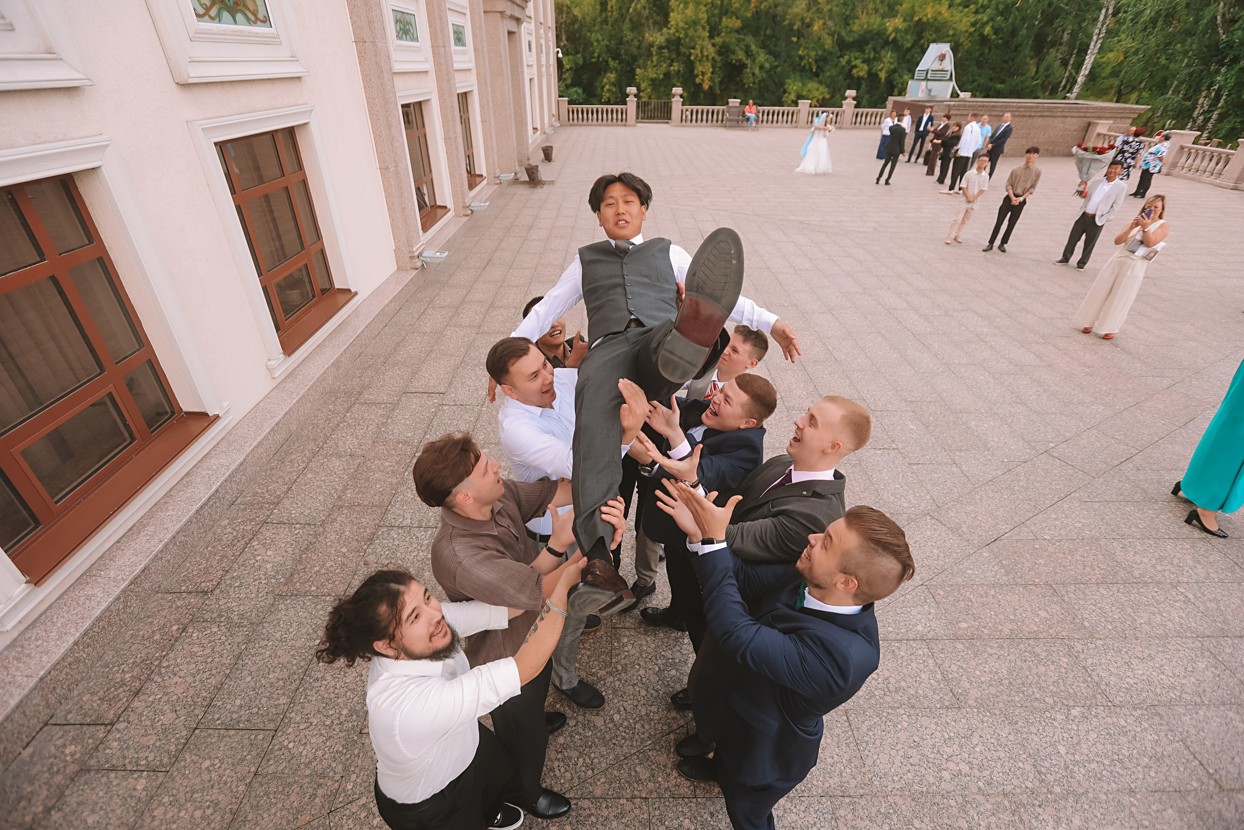 Айвазовский и парк дружбы народов. Семейный фотограф Тюмень, фотограф на роды Салмина Мария