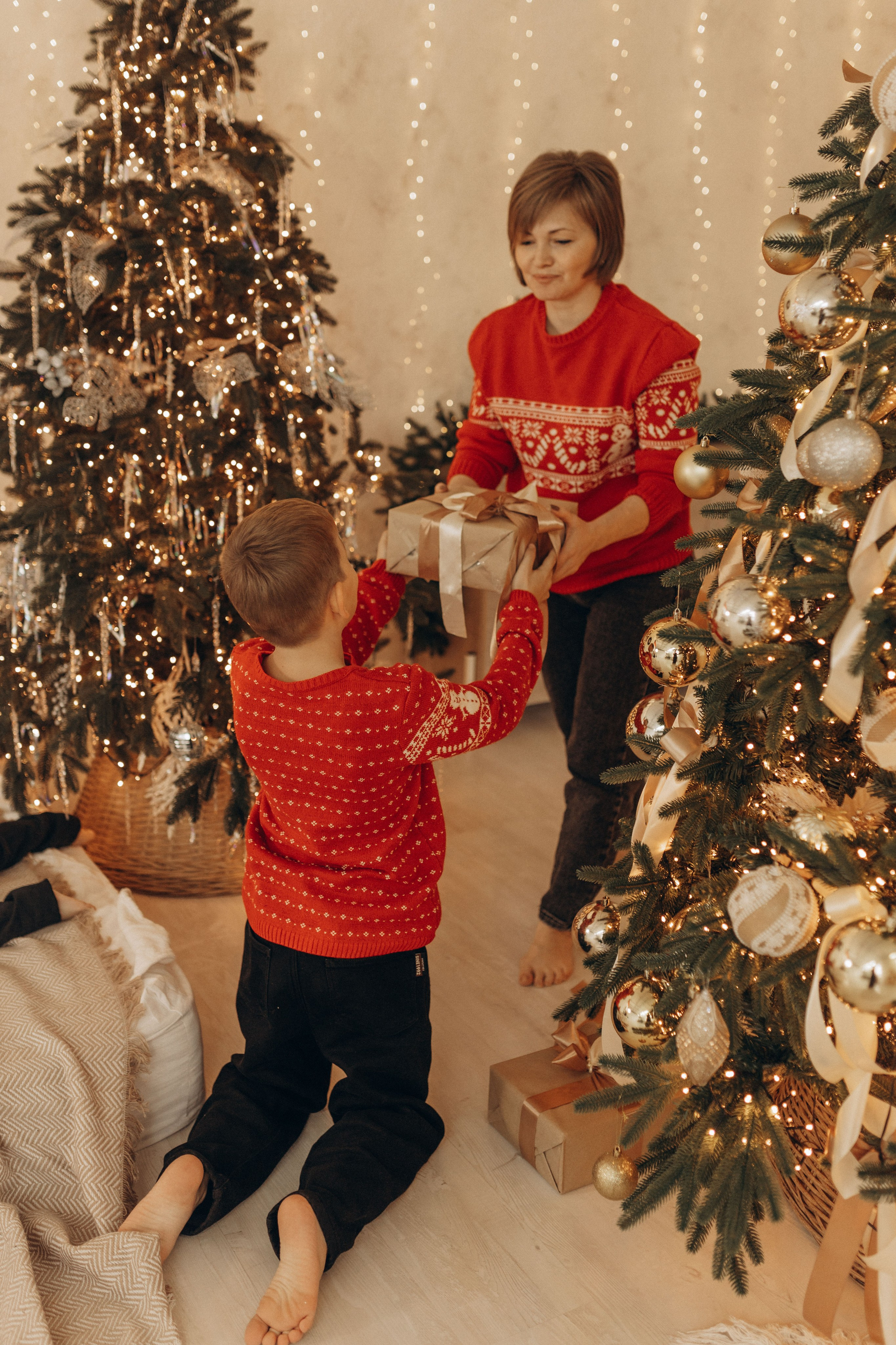 Яркий новый год мама и 2 сыночка. Фотограф в Ставрополе Svetlana Matveeva