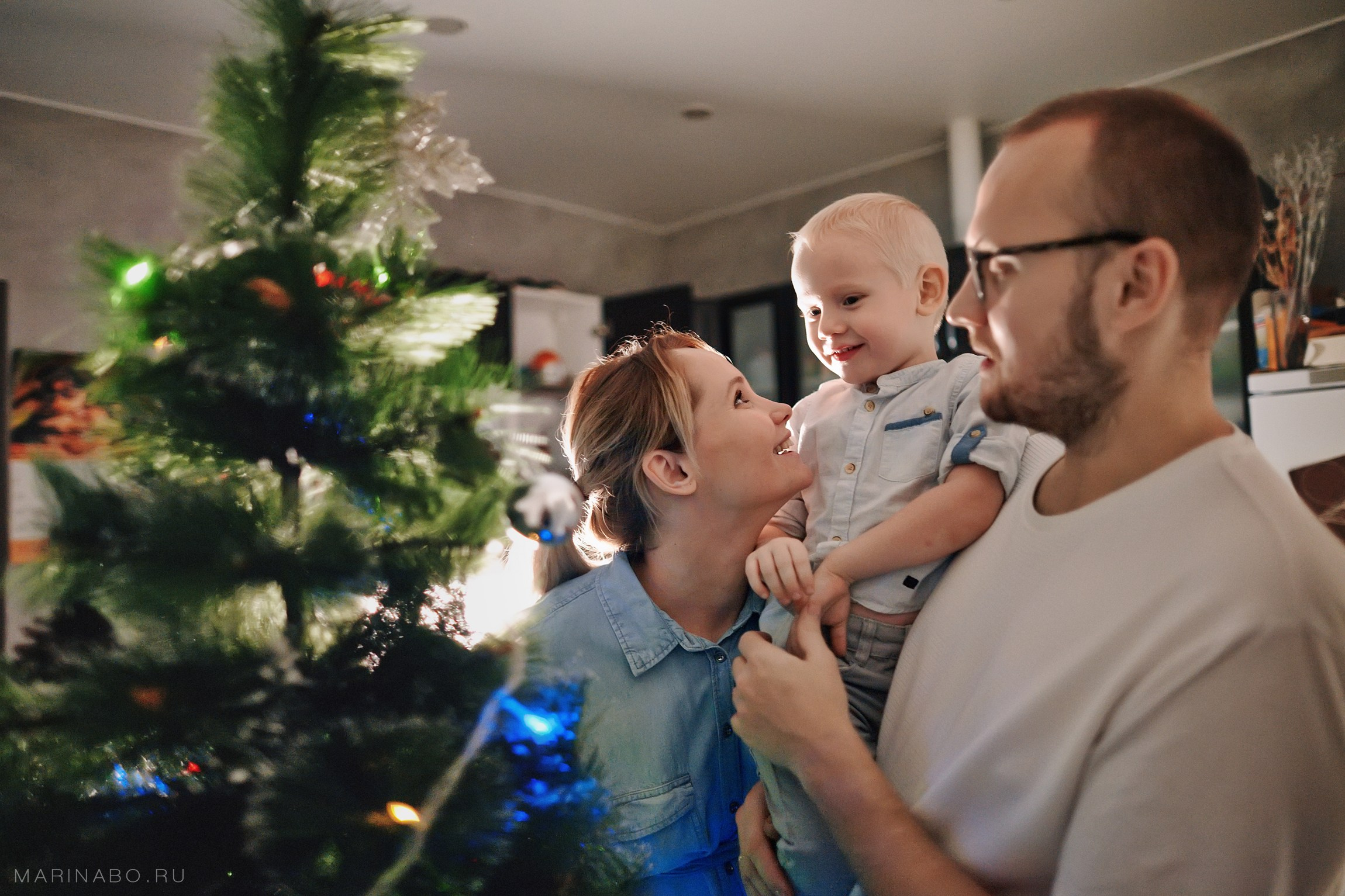 В гостях, новогодняя, домашняя фотосъемка в Санкт-Петербурге. Семейный Lifestyle фотограф в Санкт-Петербурге Марина Бокшицкая