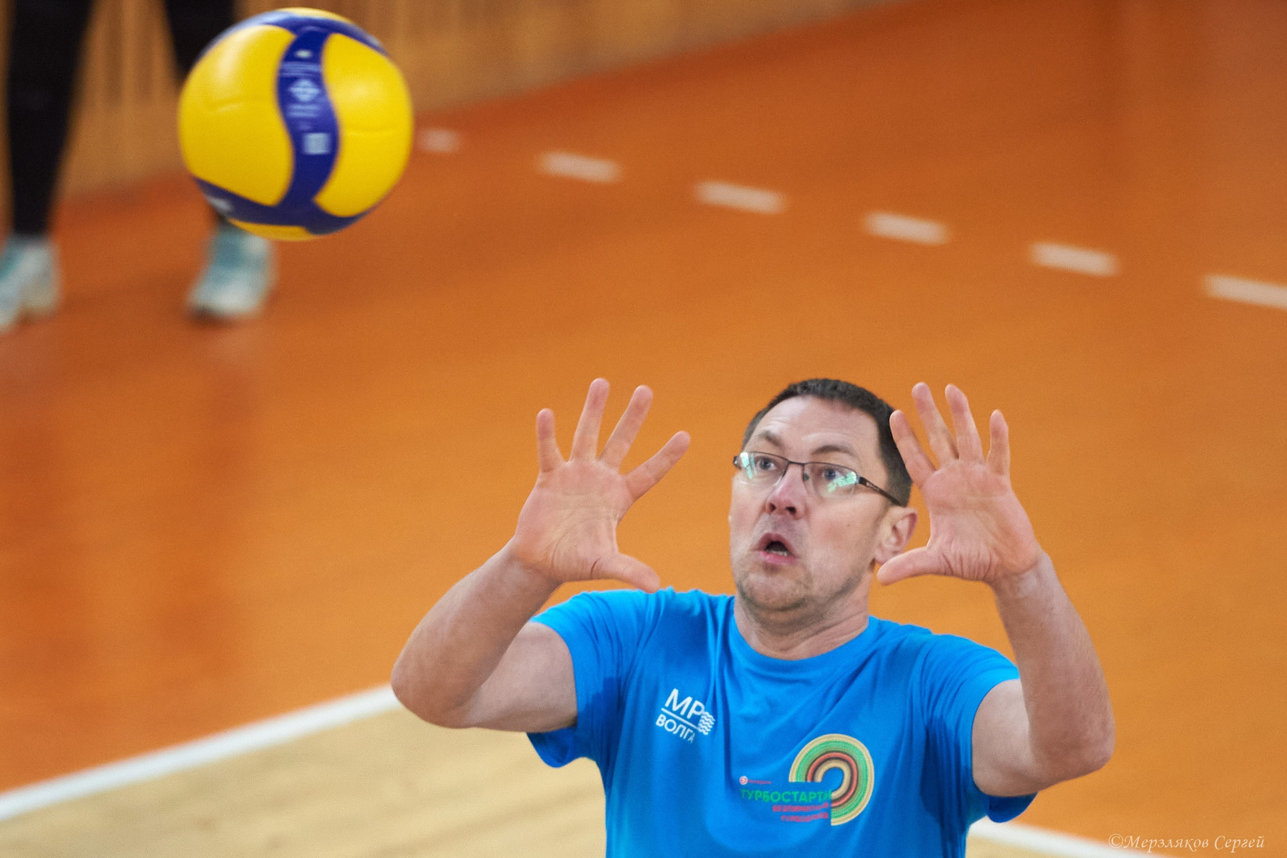Новогодний турнир по волейболу. Ижевск. 15.12.2023. Спортивный репортажный фотограф в Ижевске Сергей Мерзляков