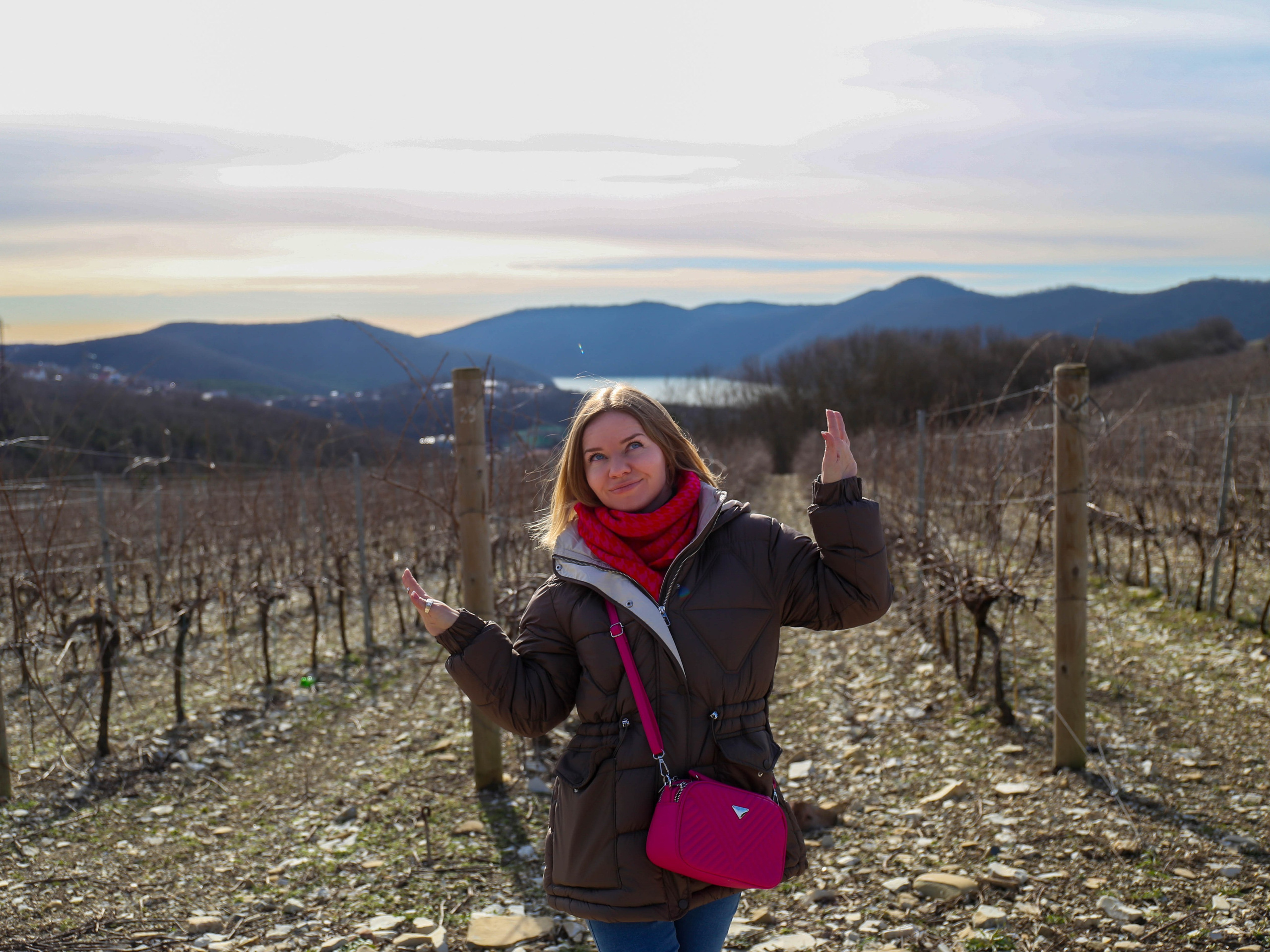 Зимняя фотосессия в Абрау-Дюрсо. Семейный и детский фотограф Екатерина Черняева. Снимаю портреты, love story, фотопрогулки, работаю на улице, в кафе, студии, дома у клиента