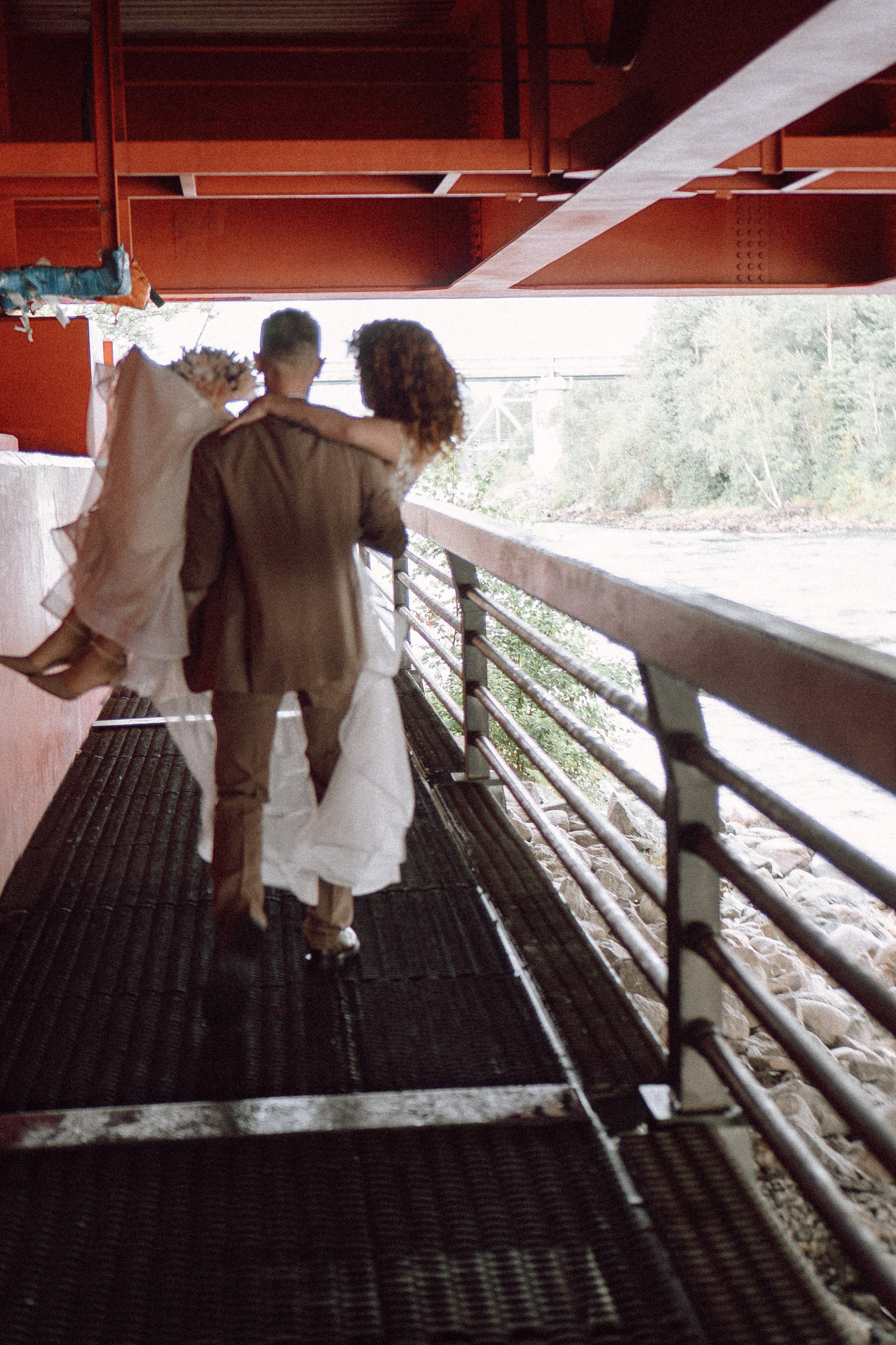 СВАДЕБНАЯ ФОТОСЕССИИЯ ПАРЫ В ГОРОДЕ ПРИОЗЕРСК В СОСНОВОМ ЛЕСУ И С ПИКАПОМ. Профессиональный фотограф, Санкт-Петербург — Виктория Богомолова