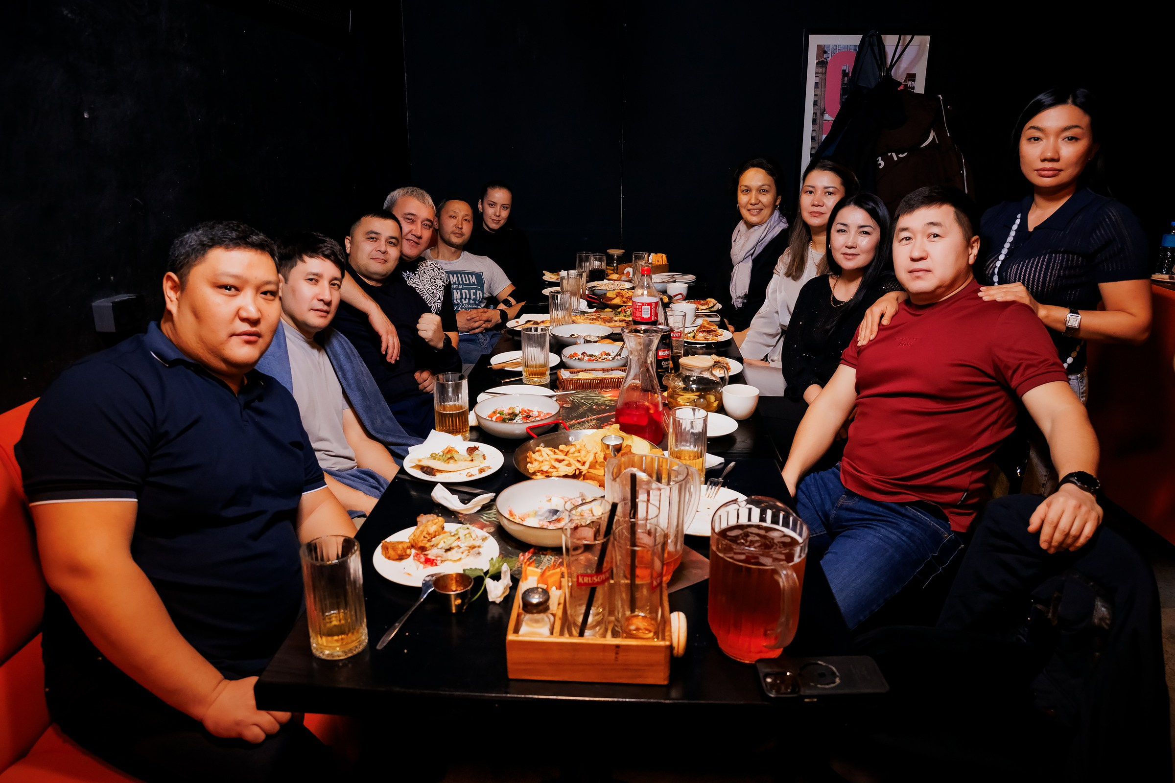 Chechil Pub в ТД Дана-Chechil Розыбакиева. Репортажный фотограф в Алматы Каюпов Сержан