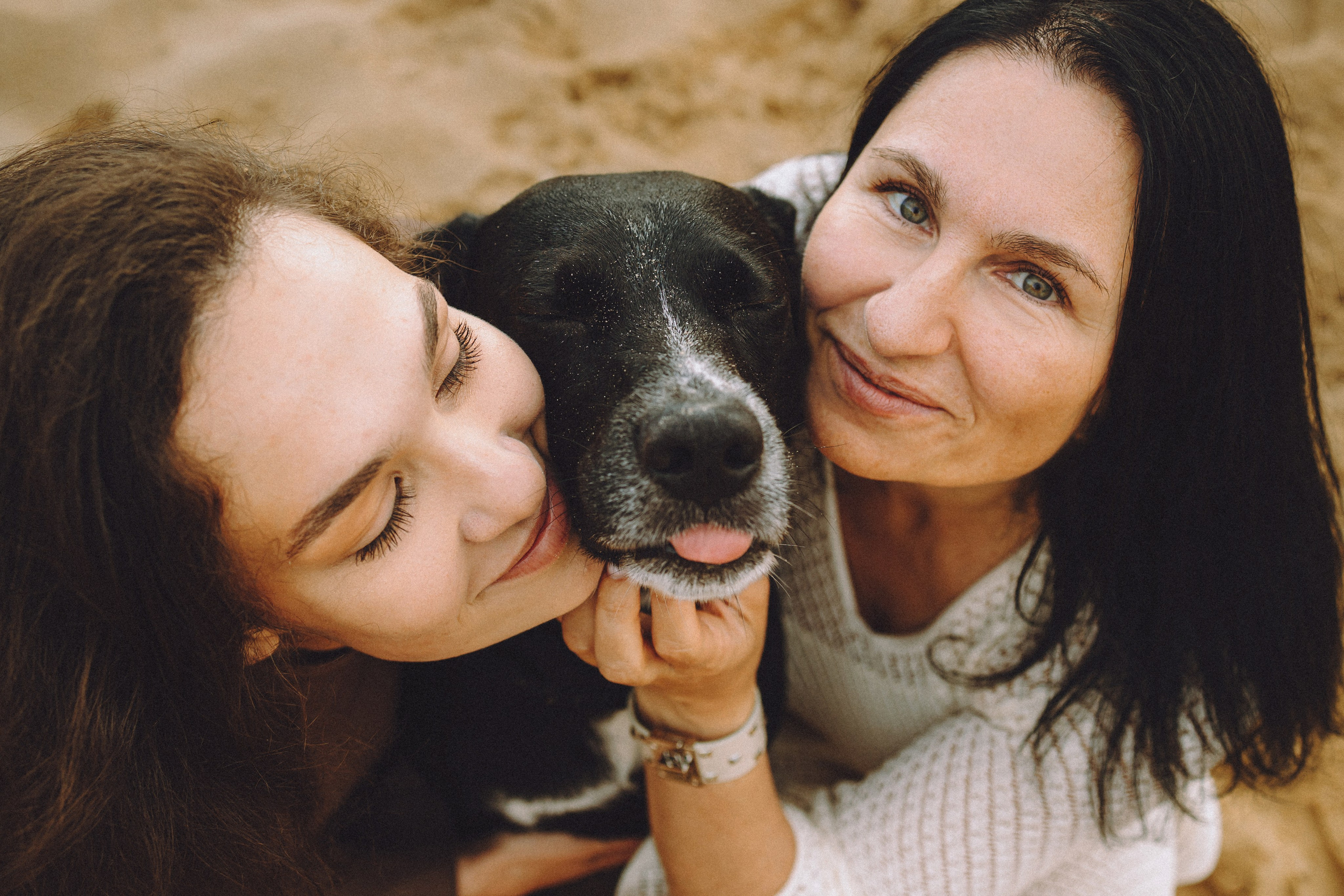 Роби, Тео и их семья