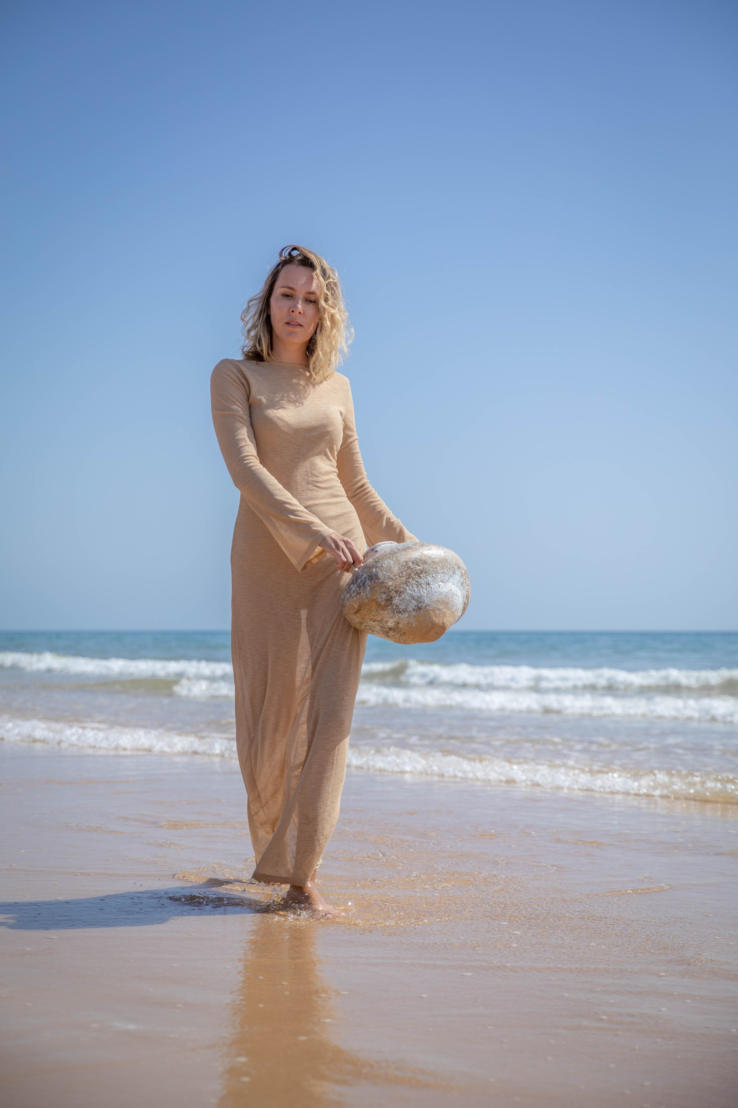 VAVA × Oksana Lomnova — A Creative Collaboration by the Ocean. Professional Photographer in Portugal. Oksana Lomnova