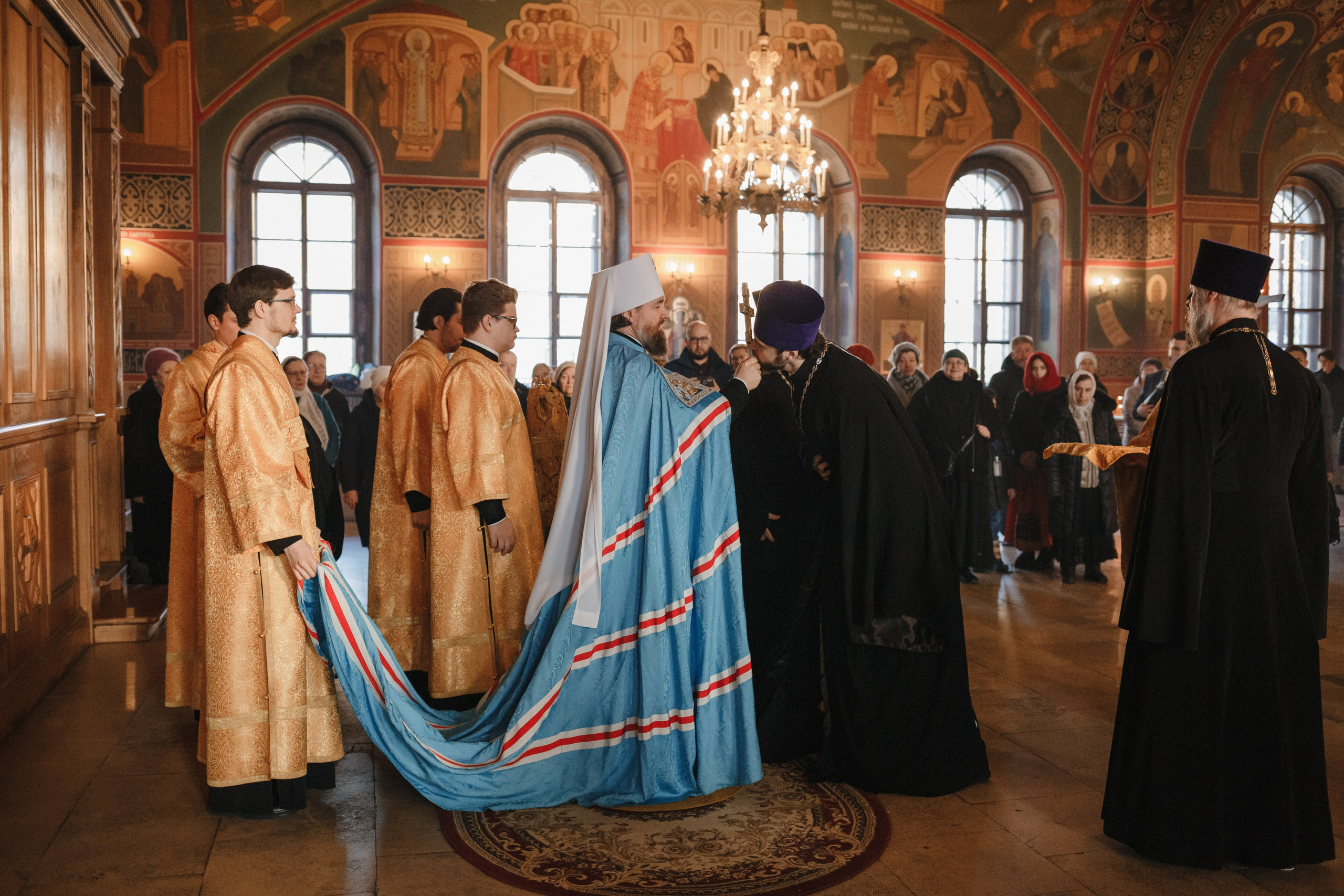 Служба Григория, митрополита, управляющего делами Московской Патриархии. Семейный фотограф Николаева Ольга