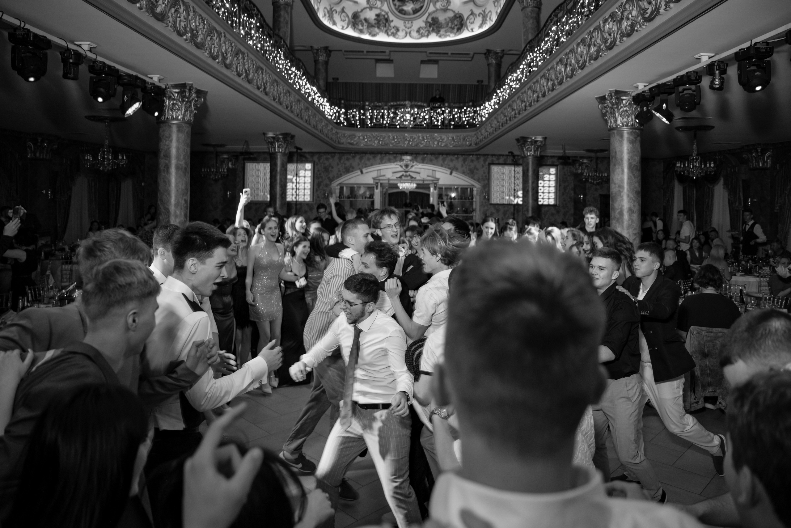 Выпускной Гимназия 18. Фотограф семейный мероприятия Краснодар Анапа Геленджик Новороссийск Поборежье