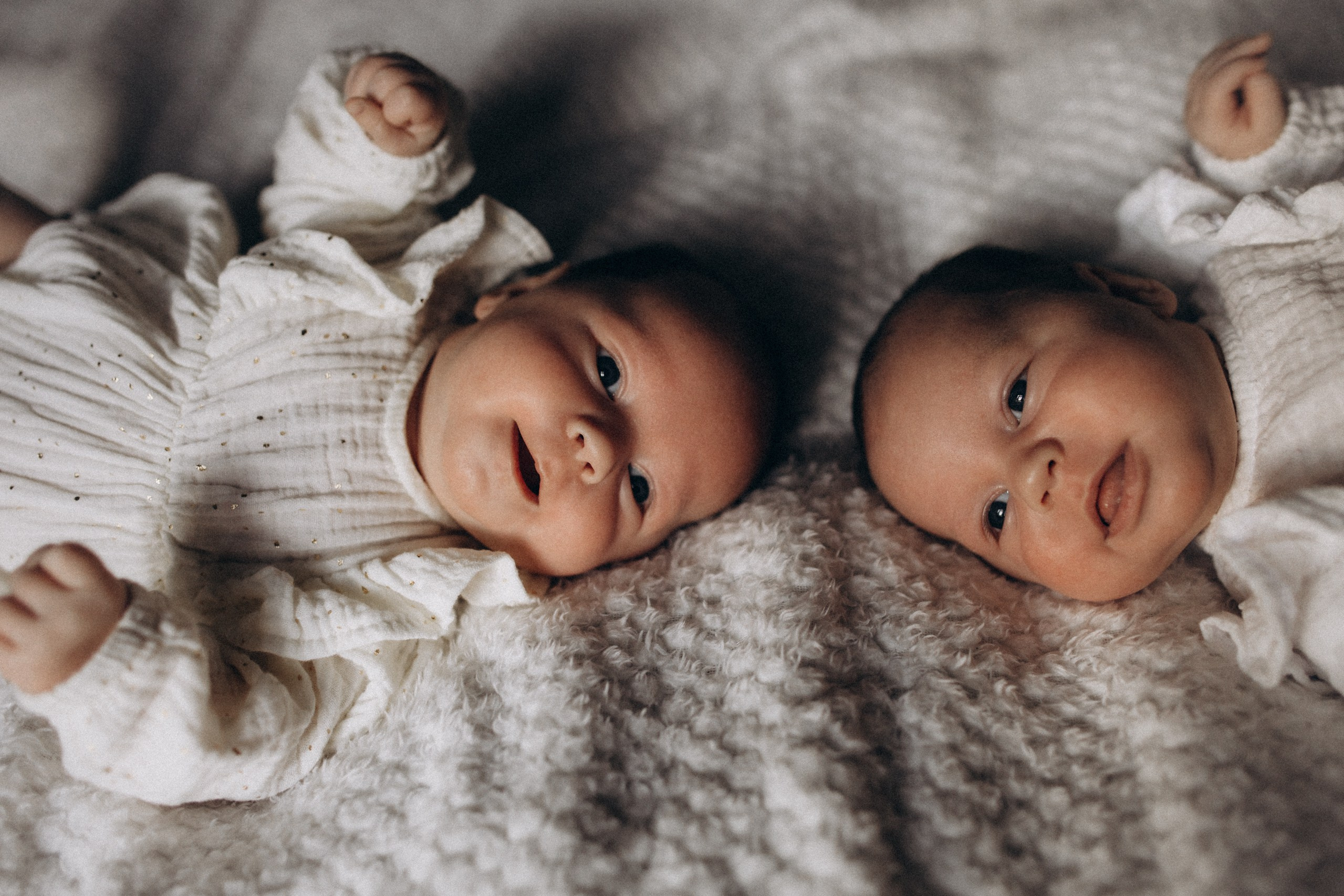 Крошки Соня и Василиса. Семейный фотограф в Москве и Люберцах Юлия Гуськова
