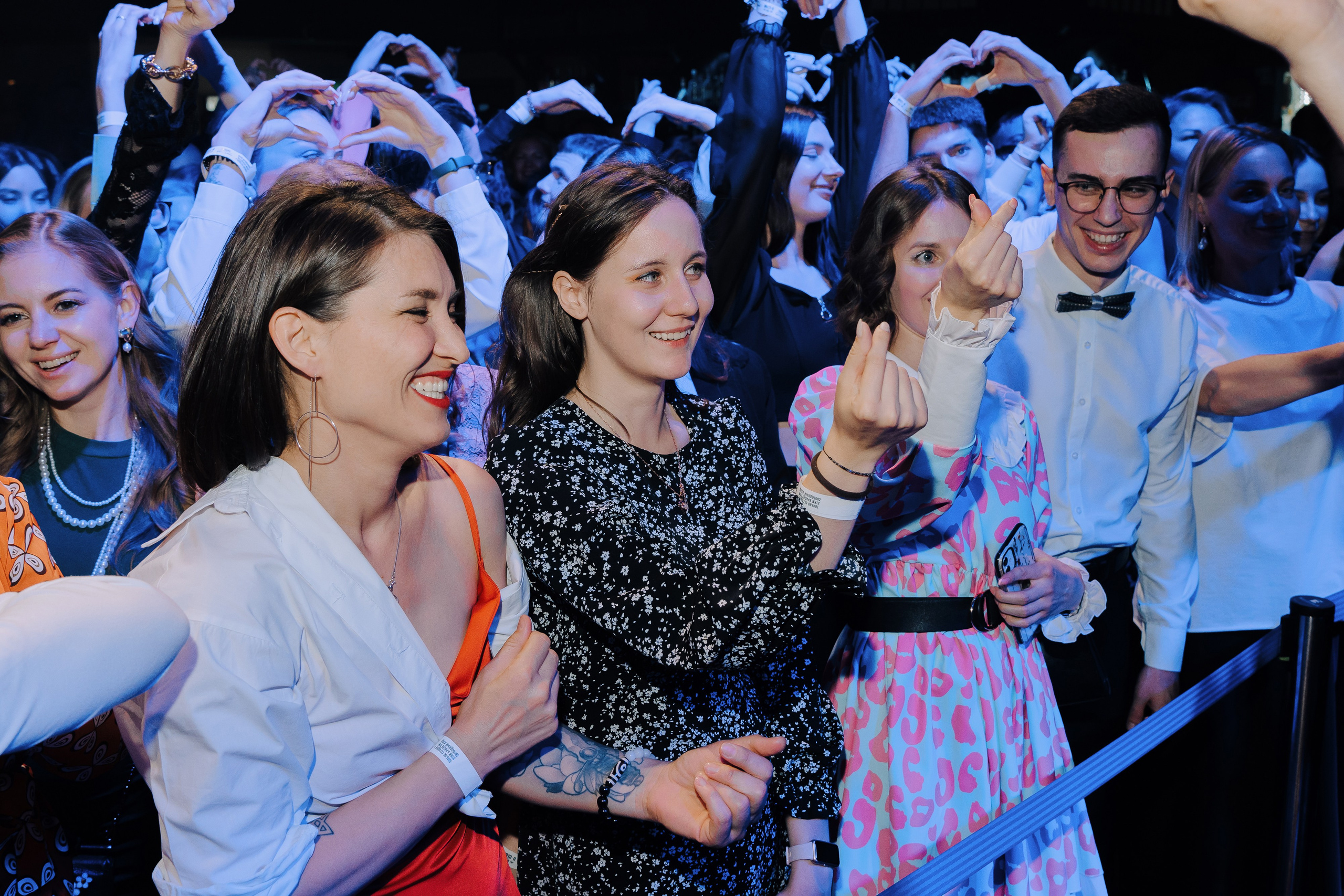 20 ЛЕТ МЕГАПОЛИС ЧЕЛЯБИНСК ХЕДЛАЙНЕР ЕЛКА. Репортажный фотограф Зуев Роман г. Челябинск