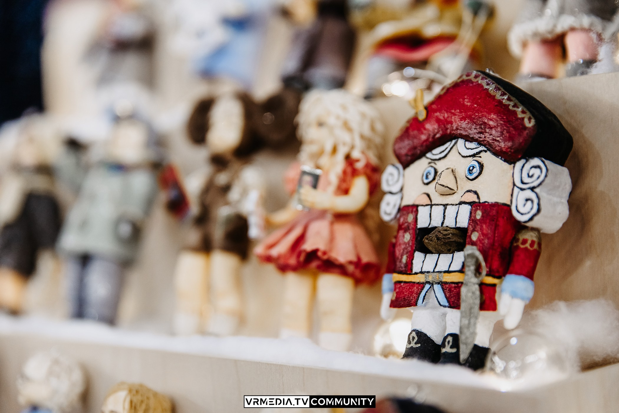 Традиционный рождественский базар и Garage Sale