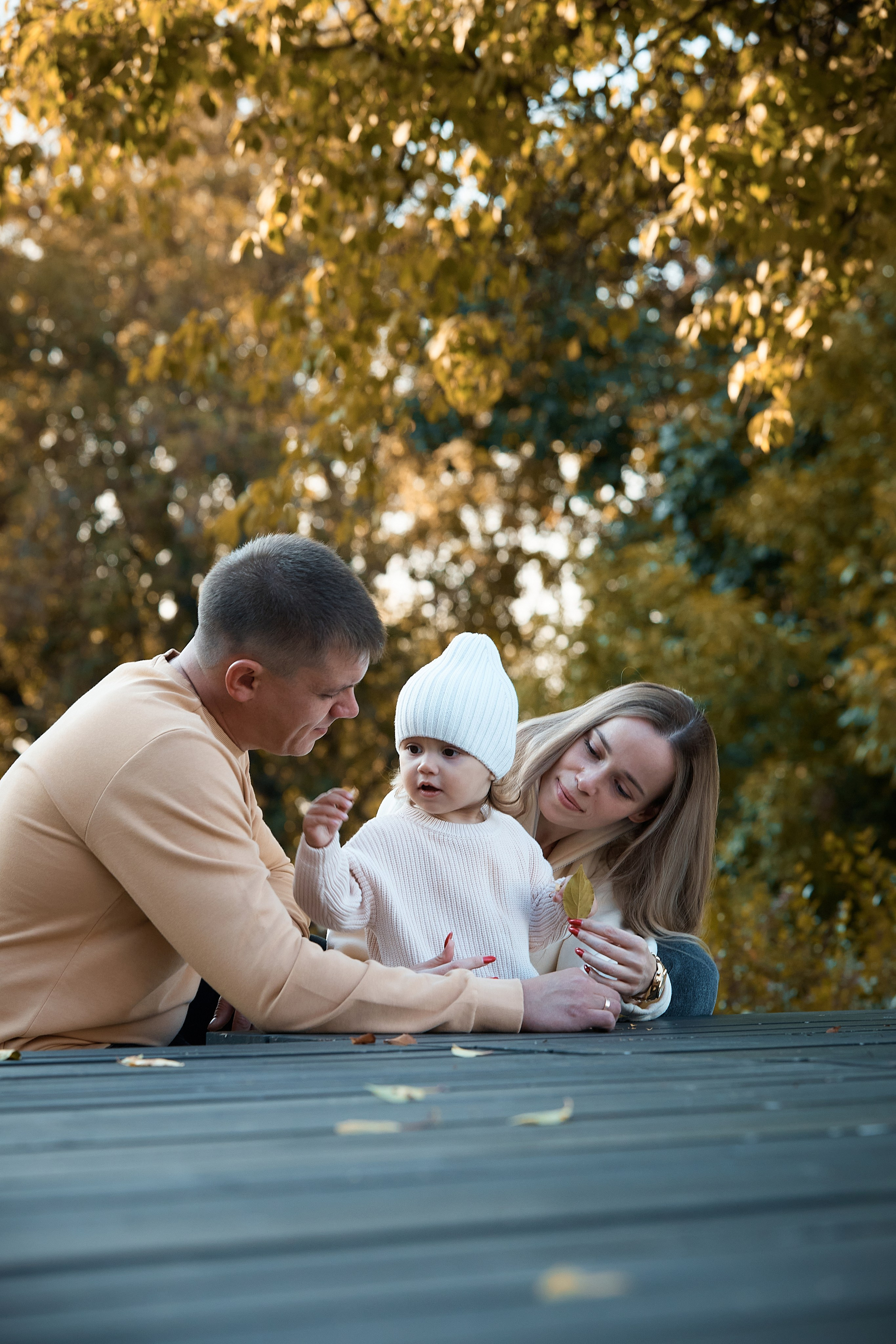 Прогулка в Алесандровском саду. Надя и Дима с дочей. Татьяна Бабаева — Фотограф